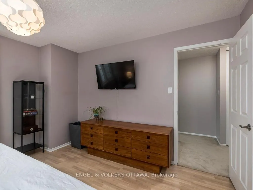 Photo 17 of 31 Castlegreen Private, Ottawa, Hunt Club Park/Greenboro — HOMEH