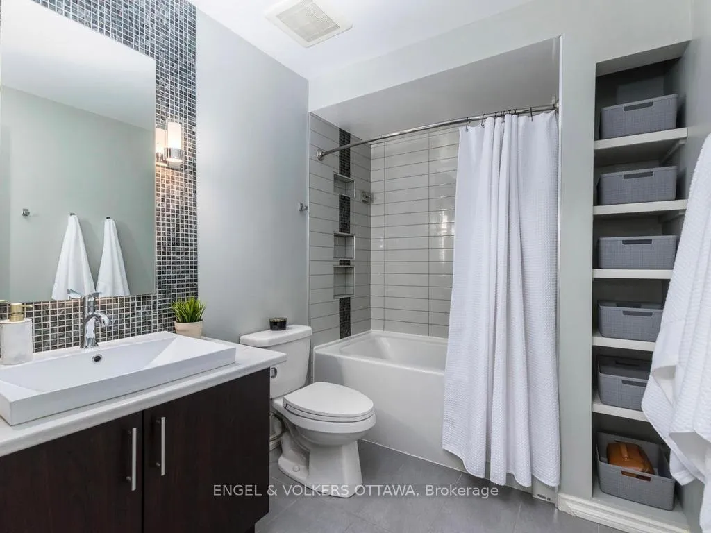 Photo 20 of 31 Castlegreen Private, Ottawa, Hunt Club Park/Greenboro — HOMEH