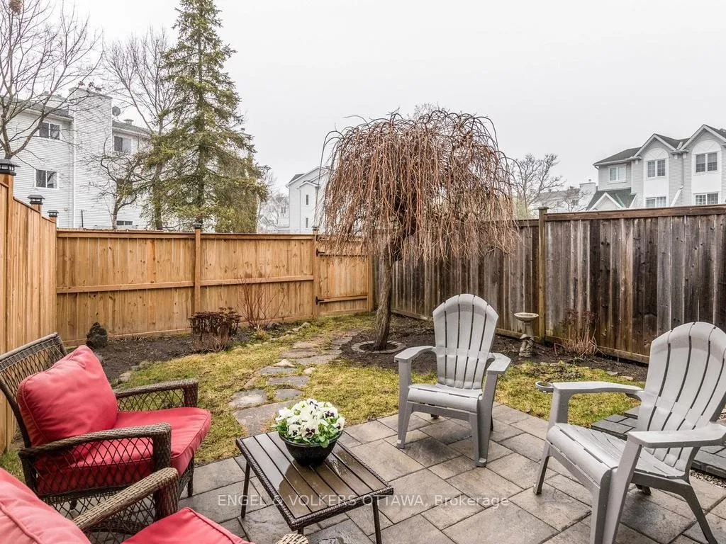 Photo 25 of 31 Castlegreen Private, Ottawa, Hunt Club Park/Greenboro — HOMEH