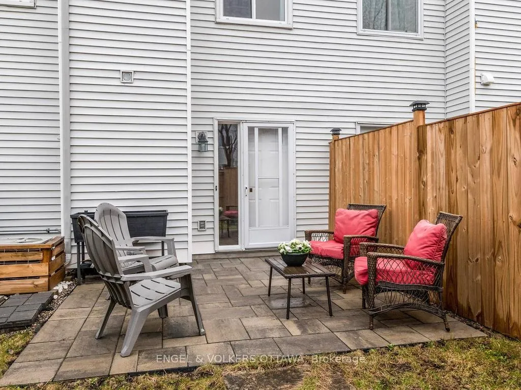 Photo 27 of 31 Castlegreen Private, Ottawa, Hunt Club Park/Greenboro — HOMEH