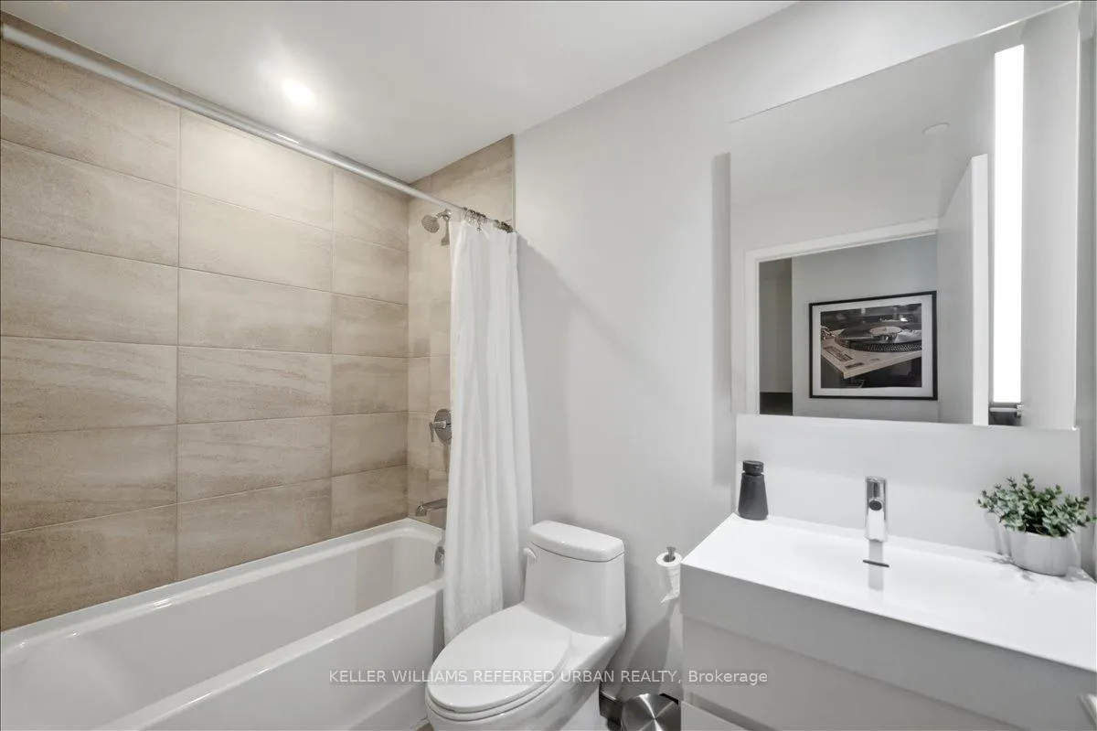 Photo 19 of Unit 812, 39 Mary Street, Barrie, City Centre — HOMEH