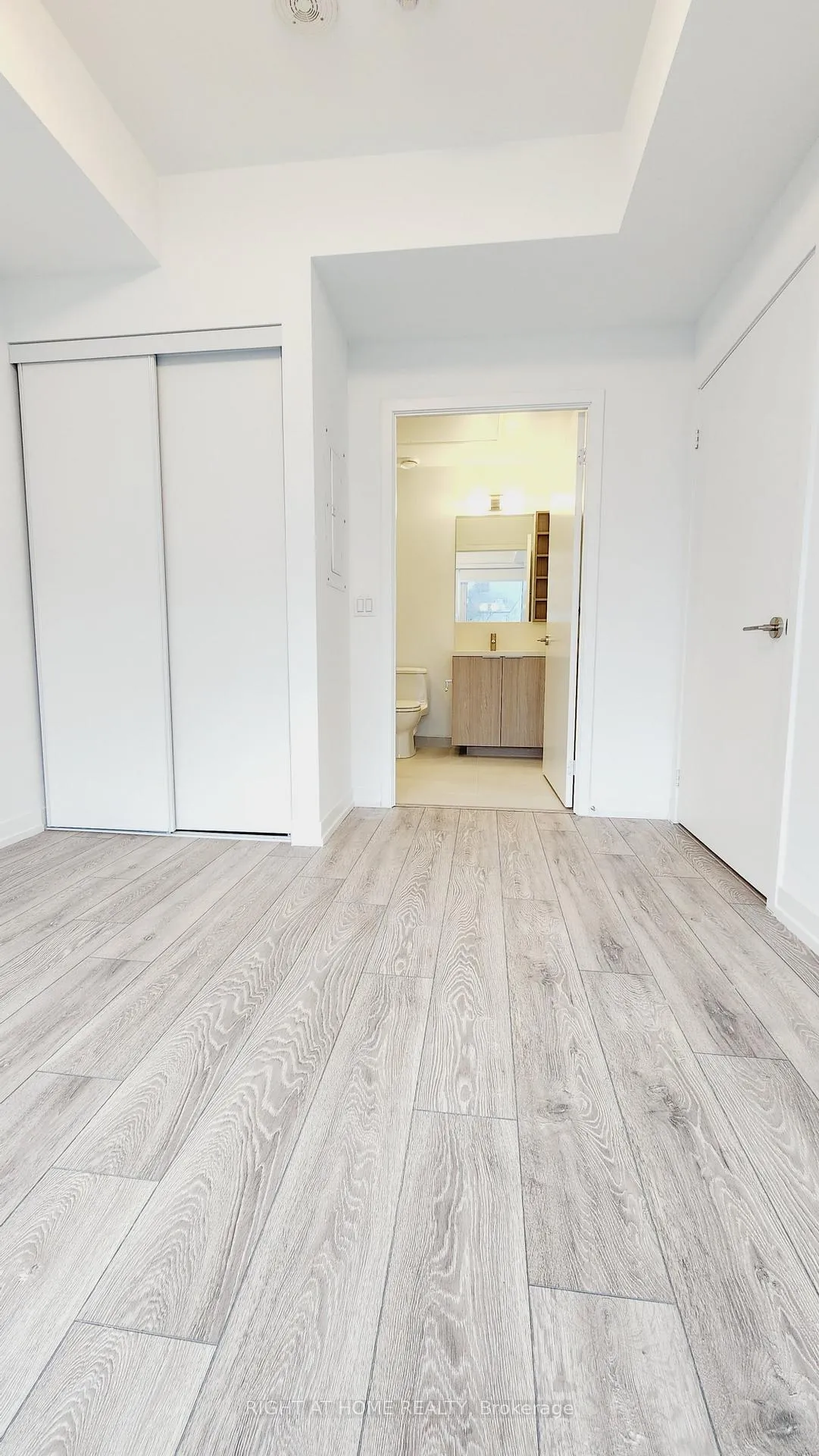 Photo 6 of Unit 536, 2020 Bathurst Street, Toronto, Humewood-Cedarvale — HOMEH