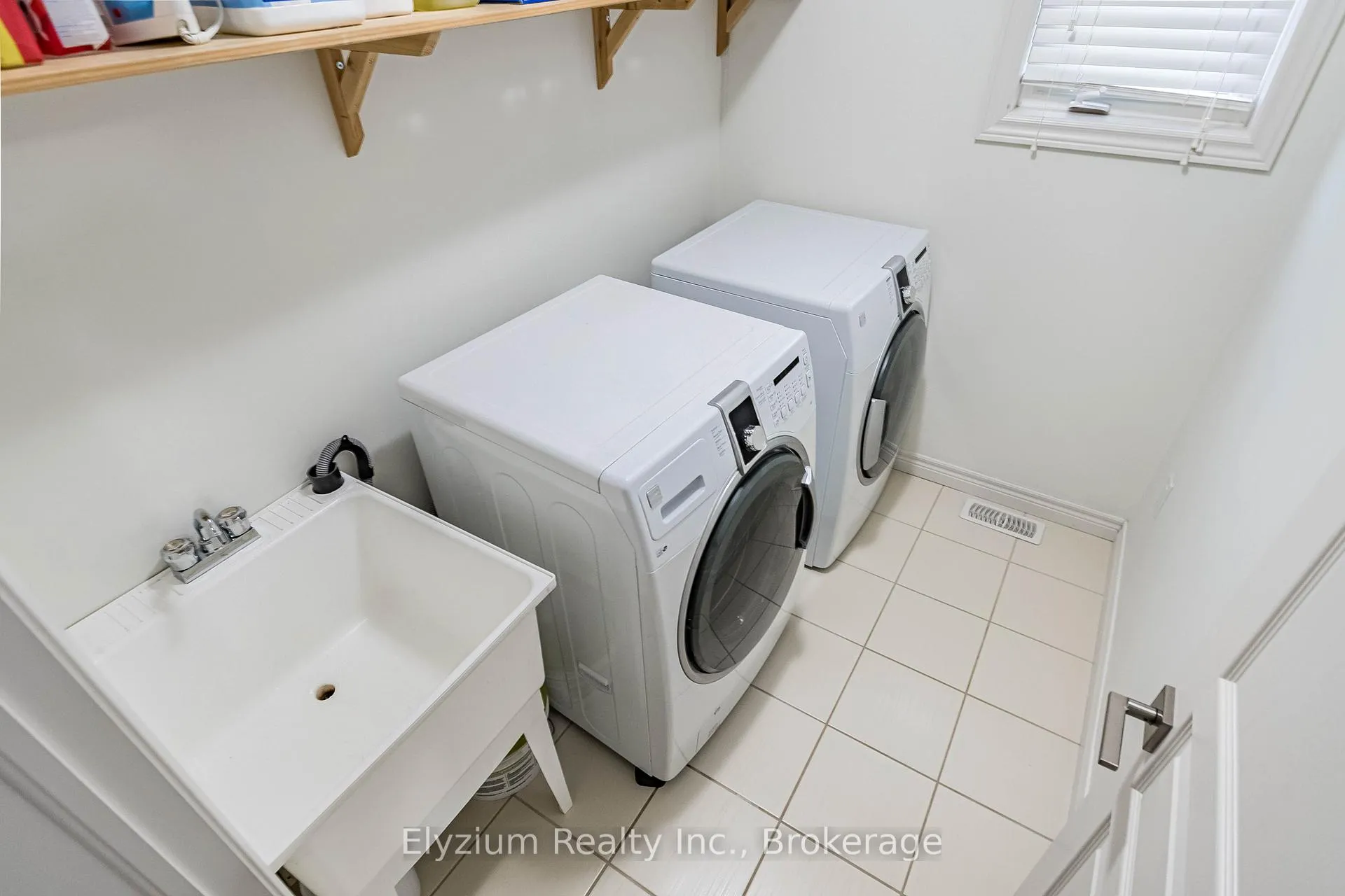 Photo 45 of 6 Ambrose Avenue, Hamilton, Vincent — HOMEH