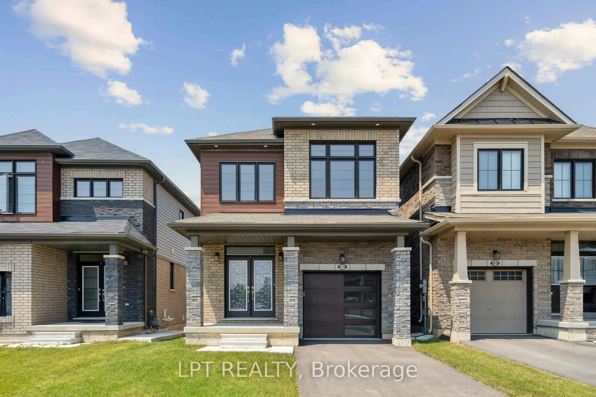 Photo 3 of 171 Vanilla Trail, Thorold, Rolling Meadows — HOMEH