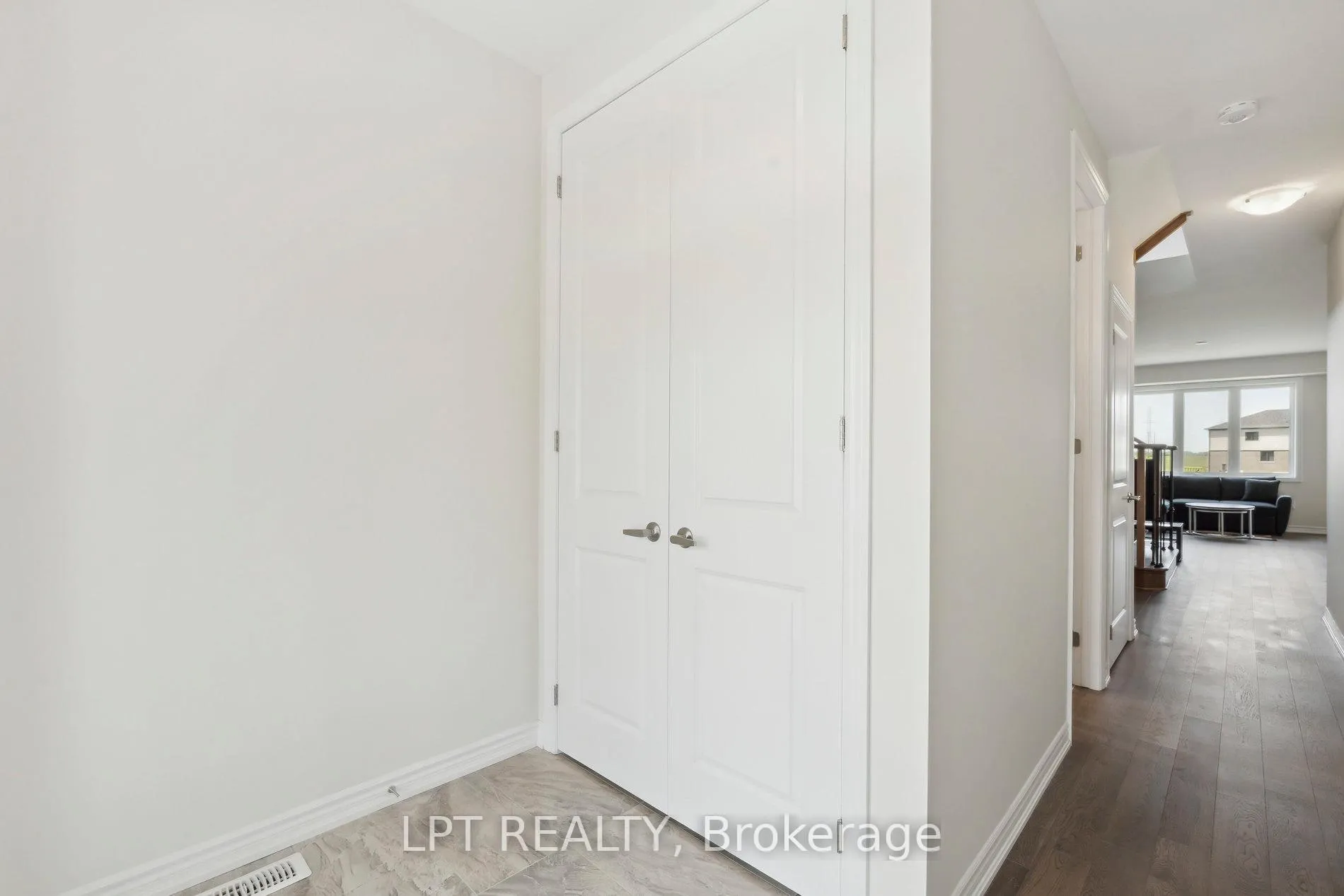 Photo 5 of 171 Vanilla Trail, Thorold, Rolling Meadows — HOMEH