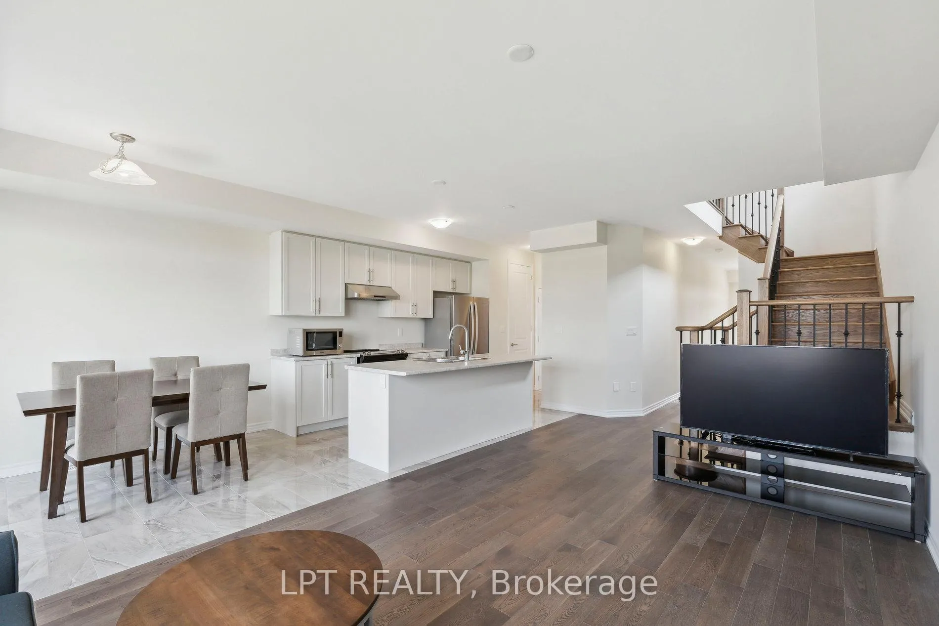 Photo 10 of 171 Vanilla Trail, Thorold, Rolling Meadows — HOMEH