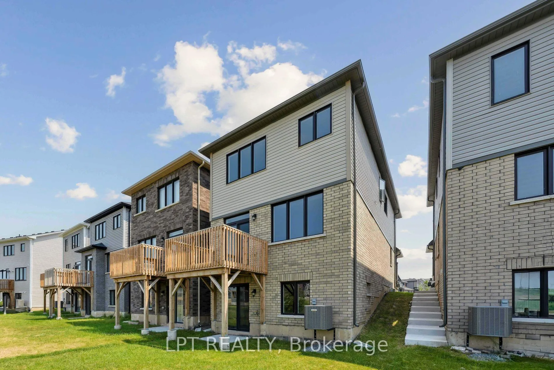 Photo 38 of 171 Vanilla Trail, Thorold, Rolling Meadows — HOMEH