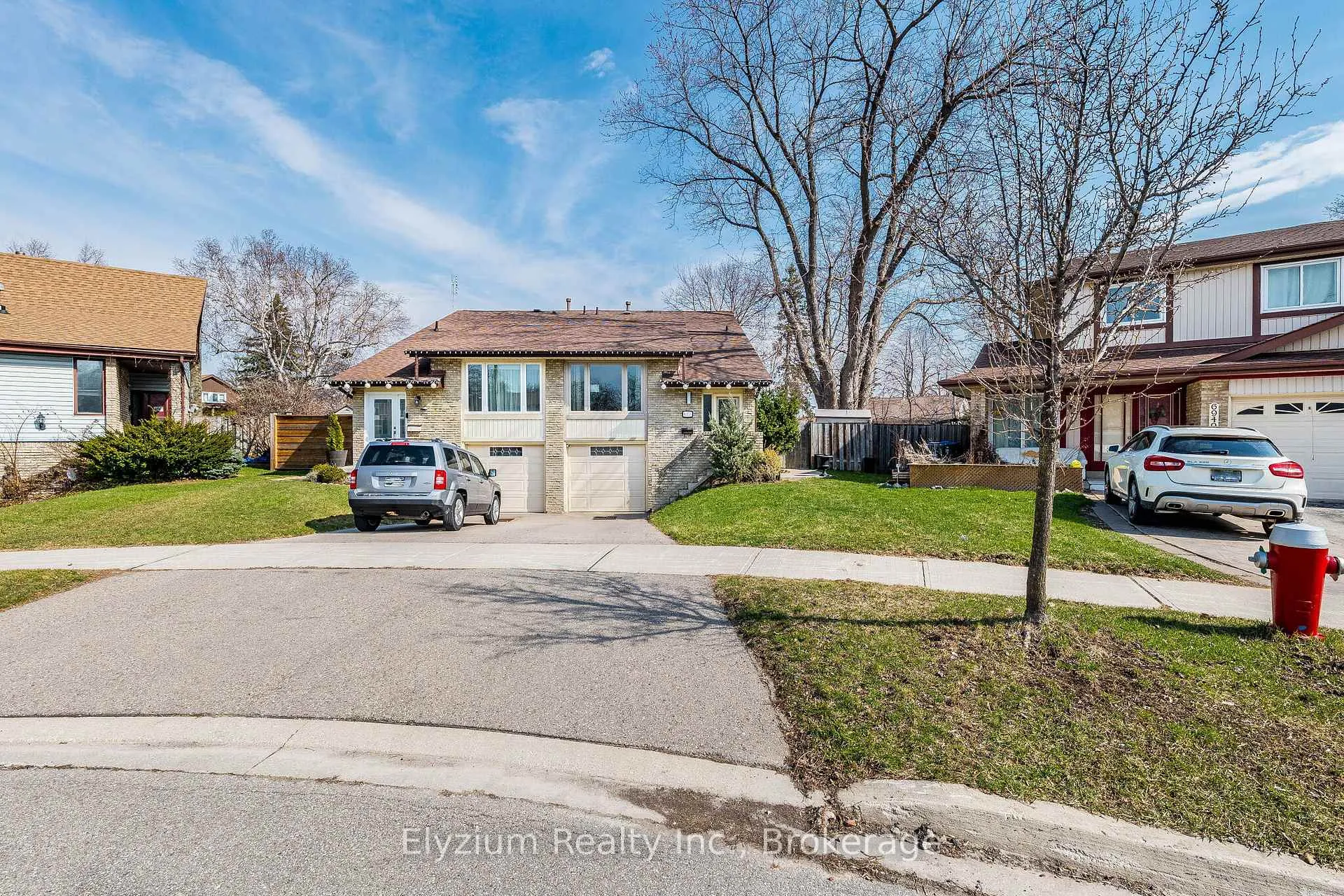Front of 6953 Cherbourg Gardens