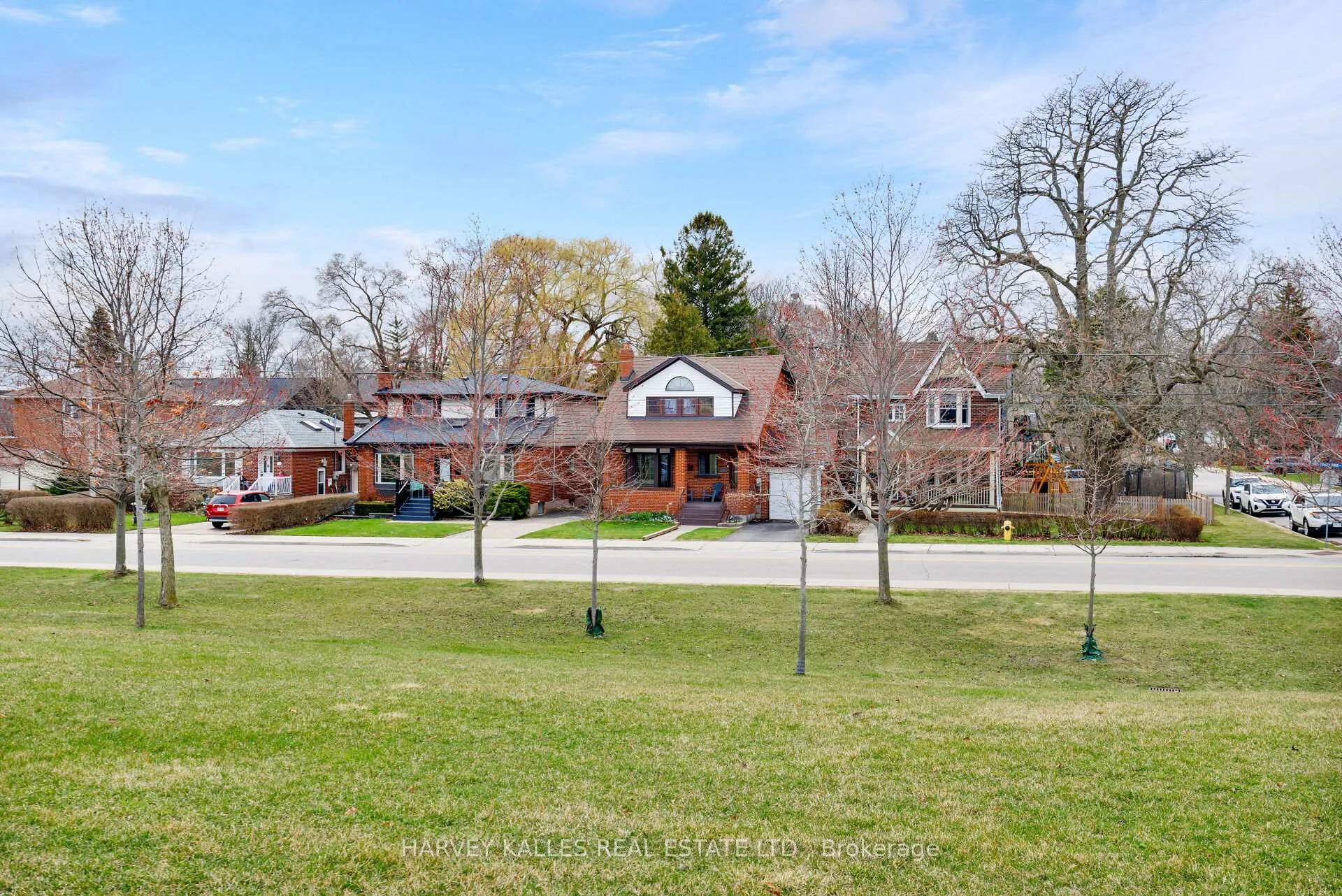 Photo 2 of 4 Twenty Third Street, Etobicoke, Long Branch — HOMEH