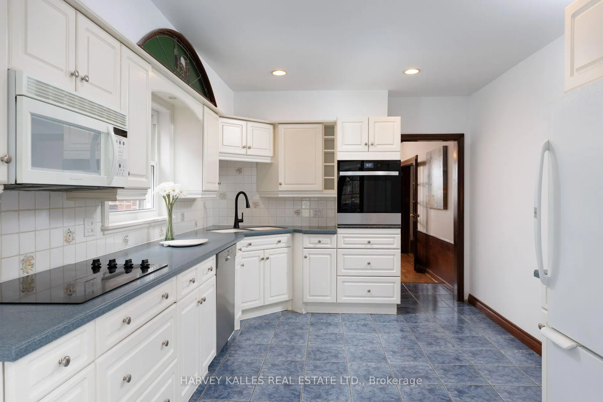 Photo 18 of 4 Twenty Third Street, Etobicoke, Long Branch — HOMEH