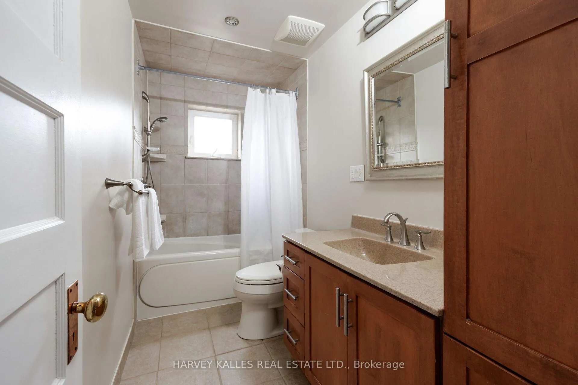 Photo 29 of 4 Twenty Third Street, Etobicoke, Long Branch — HOMEH