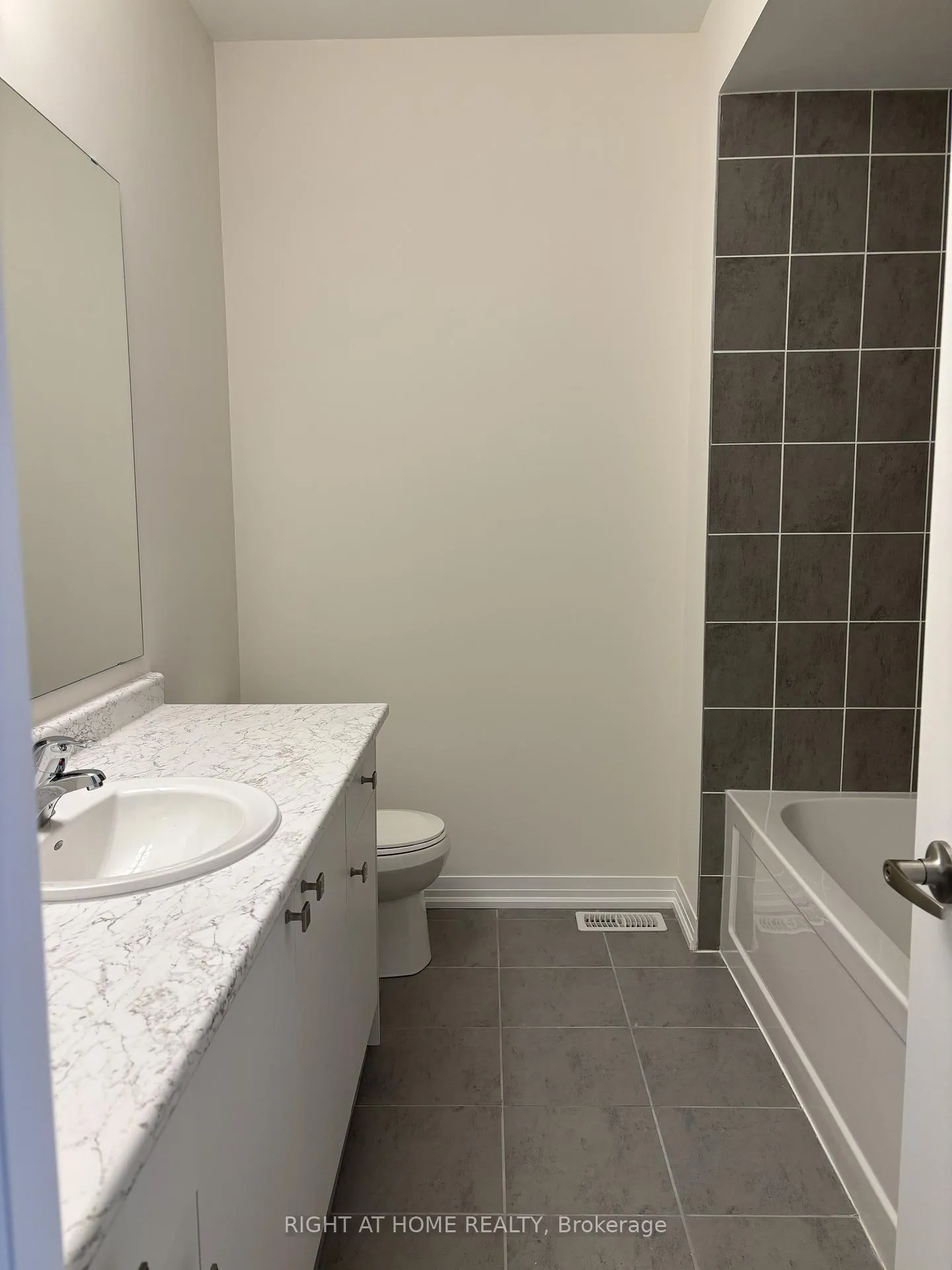 Photo 18 of 2609 Hibiscus Drive W, Pickering, Rural Pickering — HOMEH