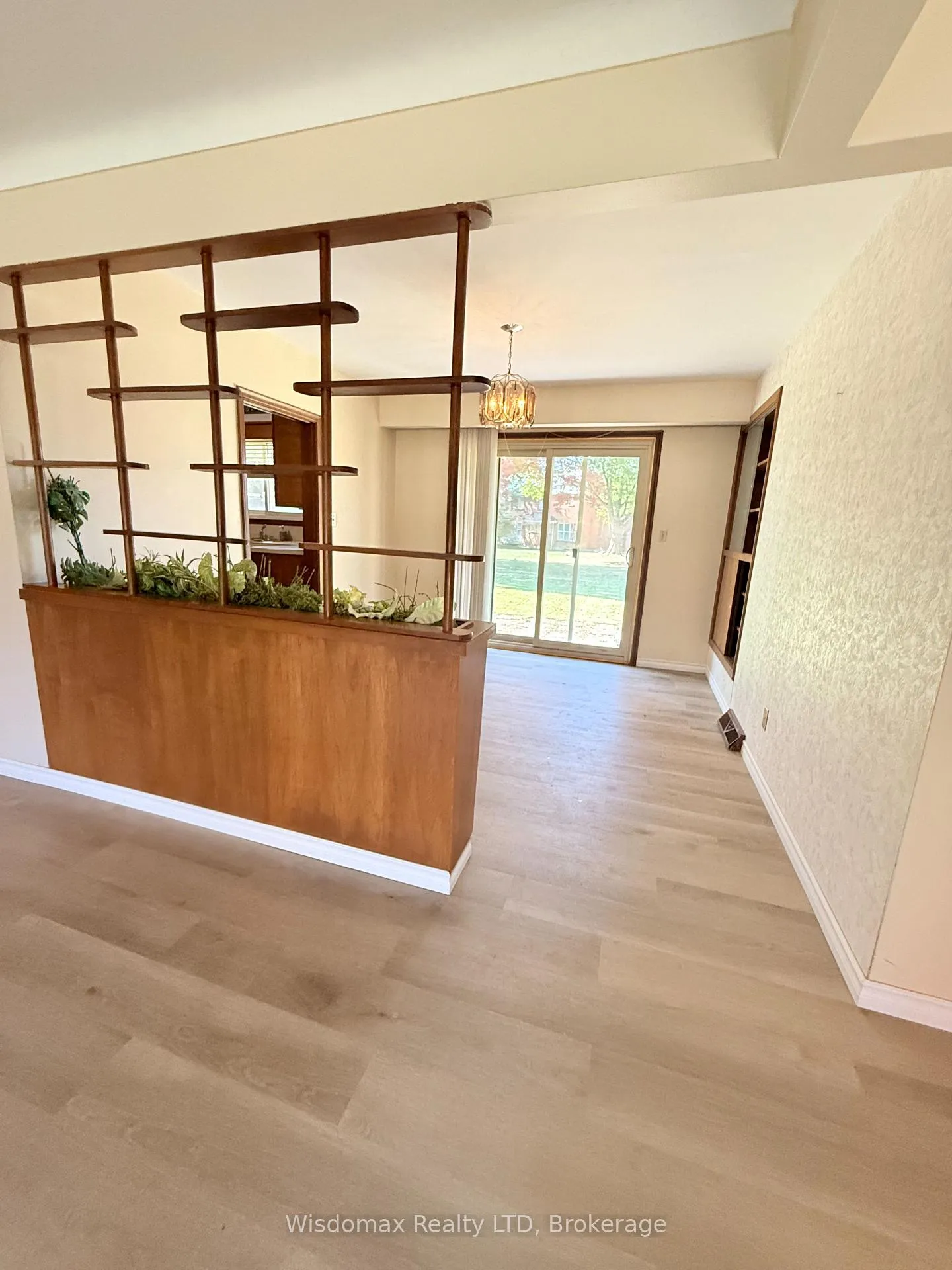 Photo 4 of Unit Upper, 15 Pamela Drive, Thorold, Confederation Heights — HOMEH