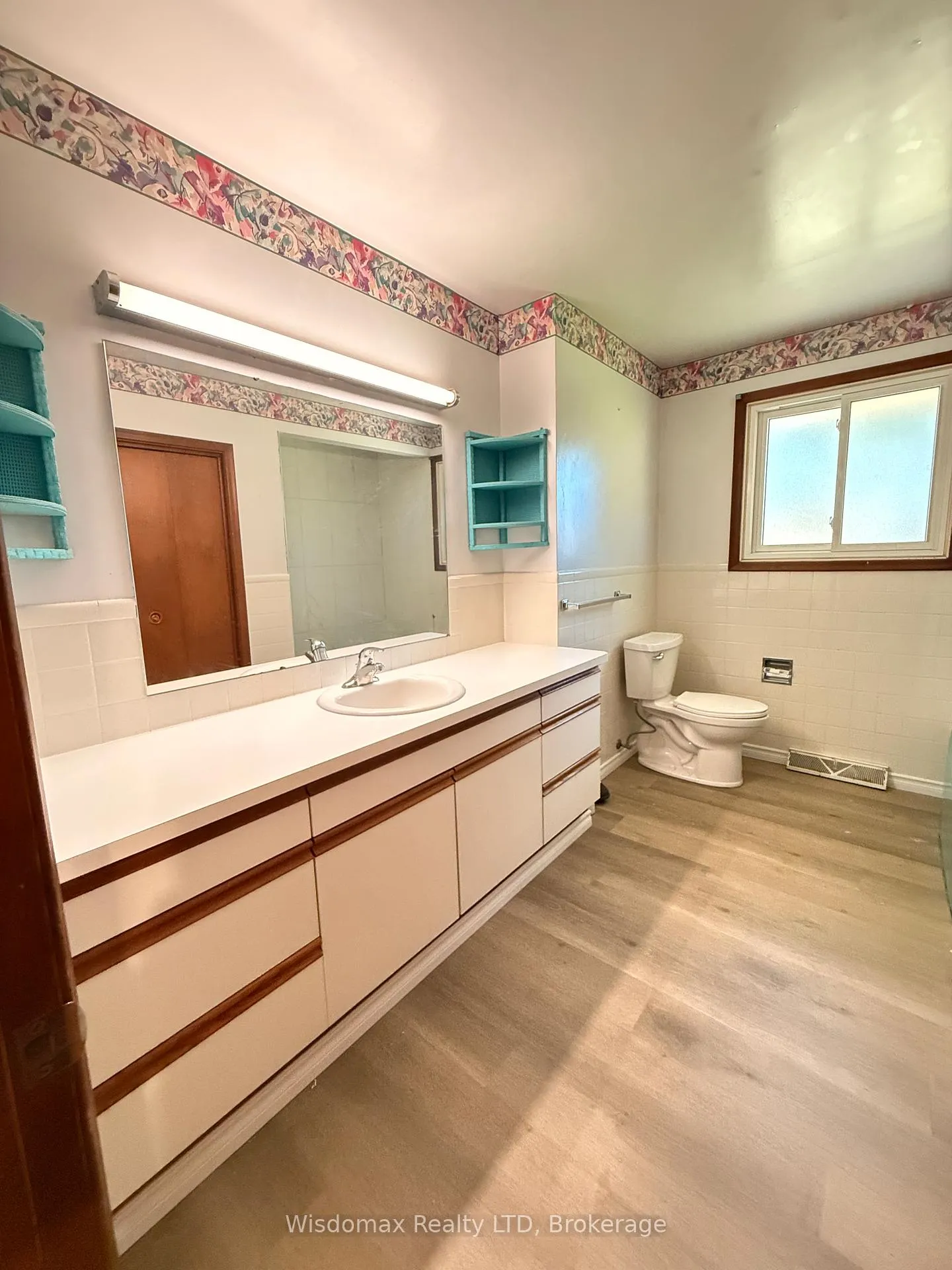 Photo 8 of Unit Upper, 15 Pamela Drive, Thorold, Confederation Heights — HOMEH