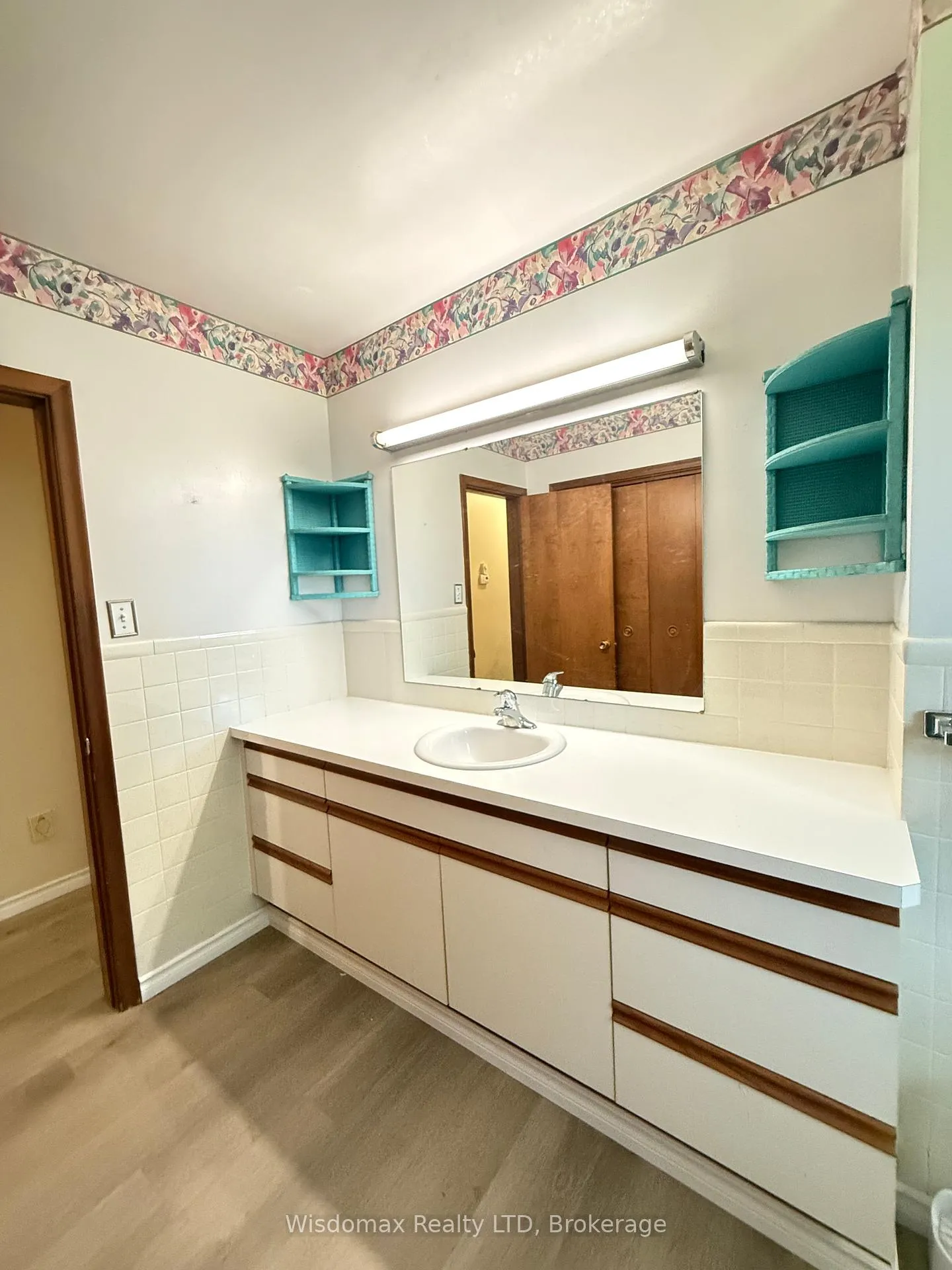 Photo 9 of Unit Upper, 15 Pamela Drive, Thorold, Confederation Heights — HOMEH