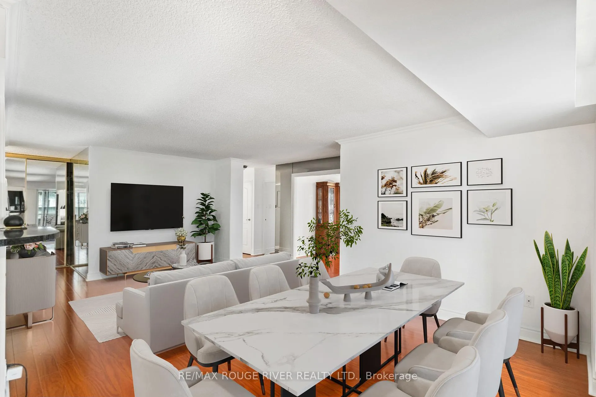 Photo 4 of Unit 804, 40 Chichester Place, Scarborough, L'Amoreaux — HOMEH