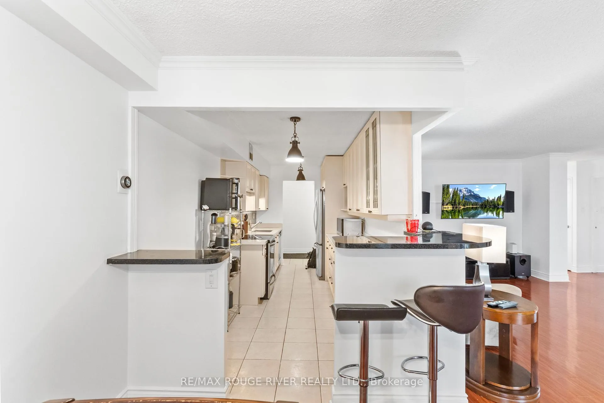 Photo 9 of Unit 804, 40 Chichester Place, Scarborough, L'Amoreaux — HOMEH