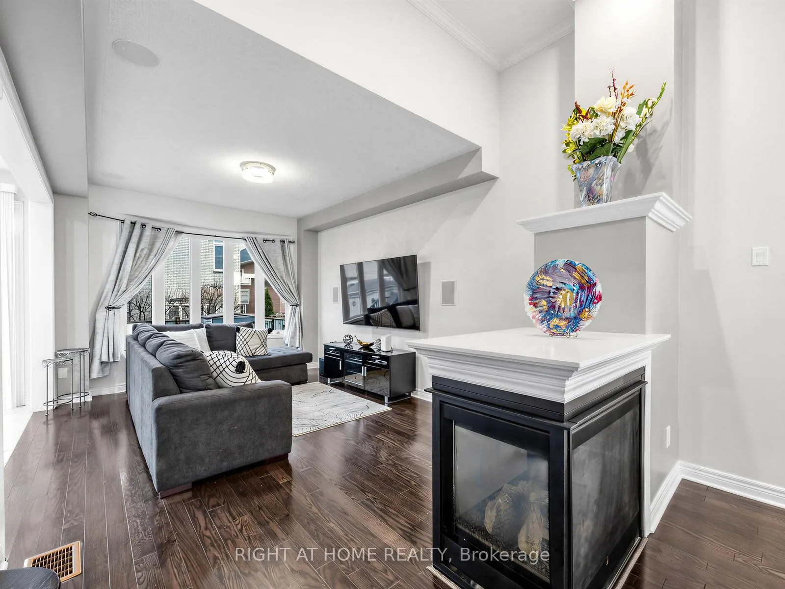 Photo 5 of 23 Brider Crescent, Ajax, Northeast Ajax — HOMEH