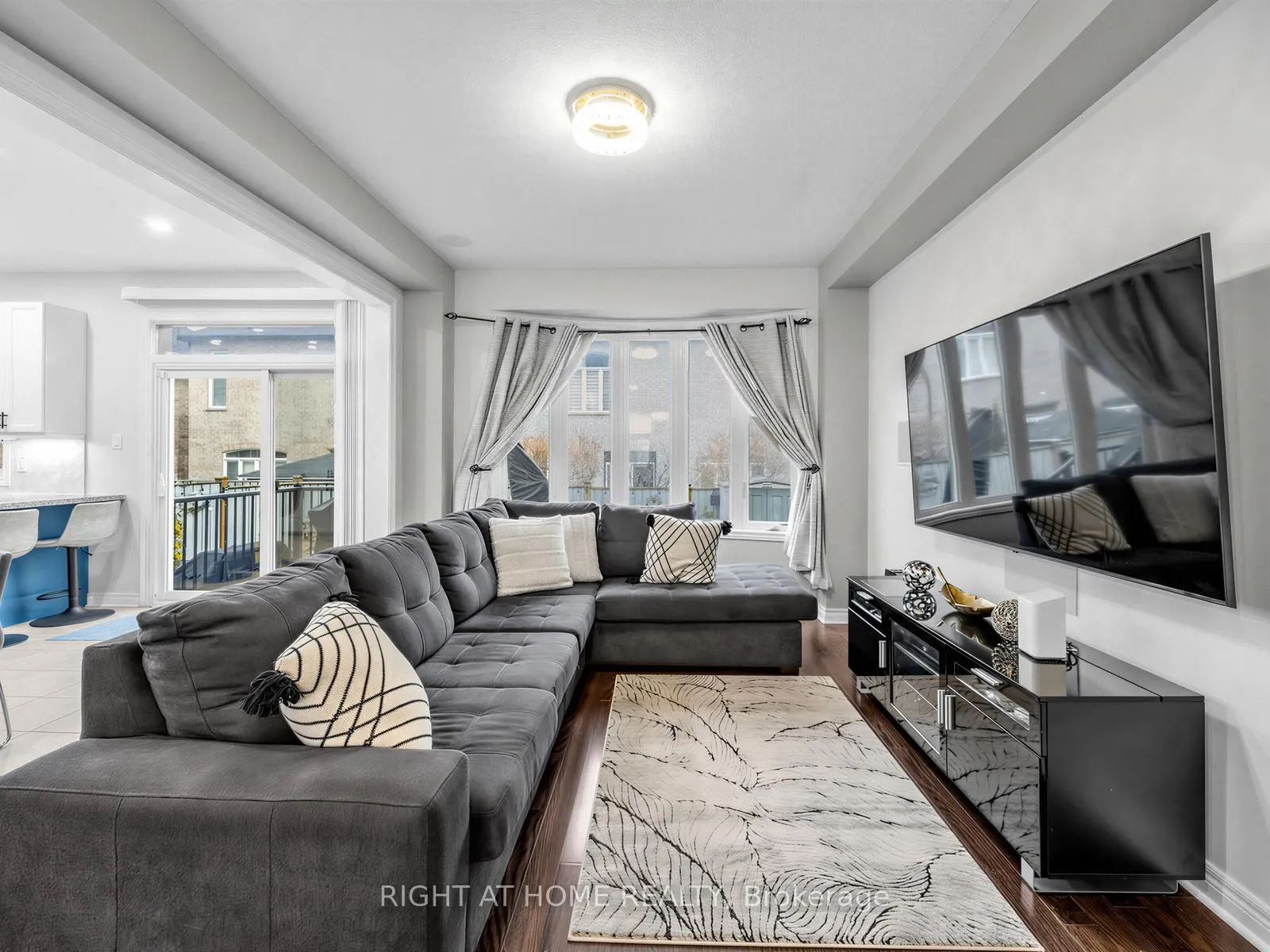 Photo 6 of 23 Brider Crescent, Ajax, Northeast Ajax — HOMEH