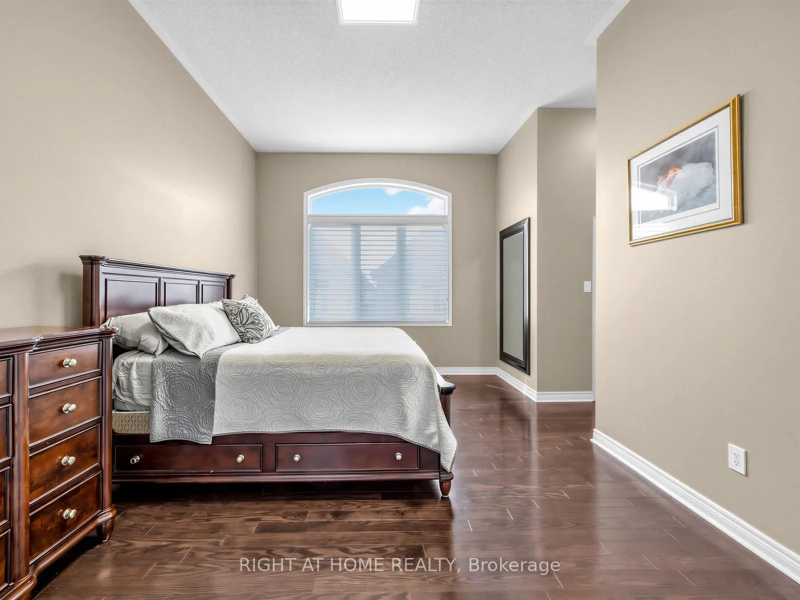 Photo 12 of 23 Brider Crescent, Ajax, Northeast Ajax — HOMEH