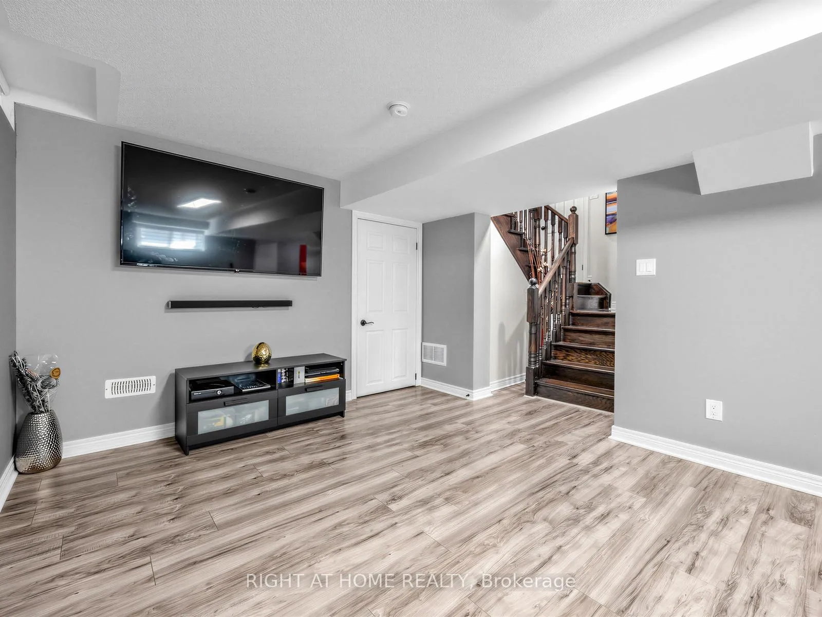 Photo 24 of 23 Brider Crescent, Ajax, Northeast Ajax — HOMEH