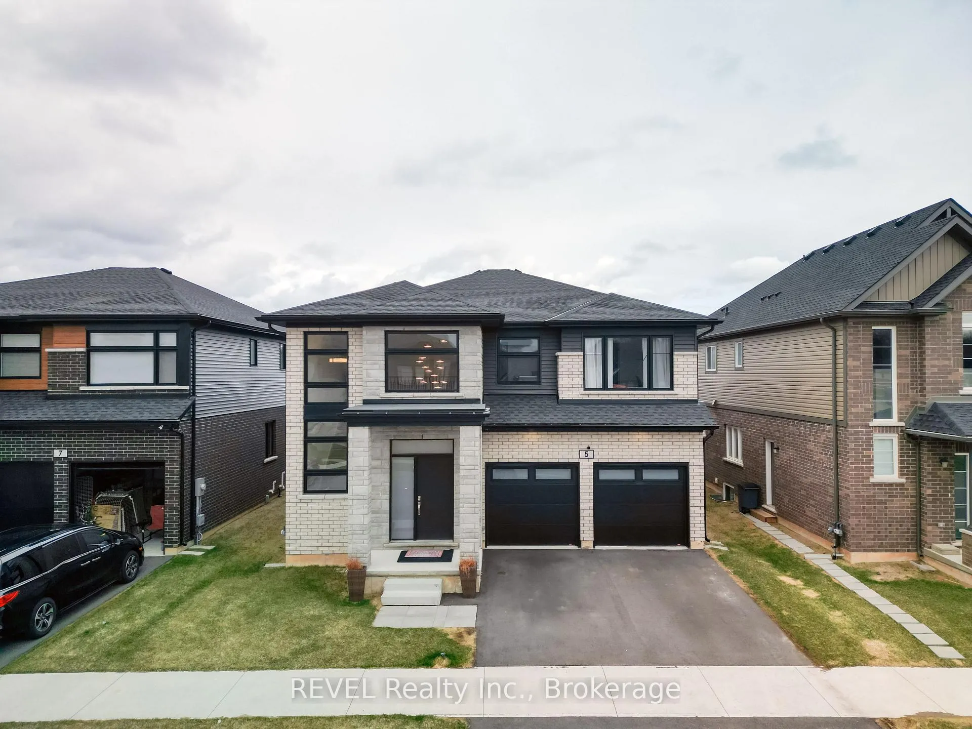 Photo 1 of 5 Samuel Avenue, Pelham, Fonthill — HOMEH