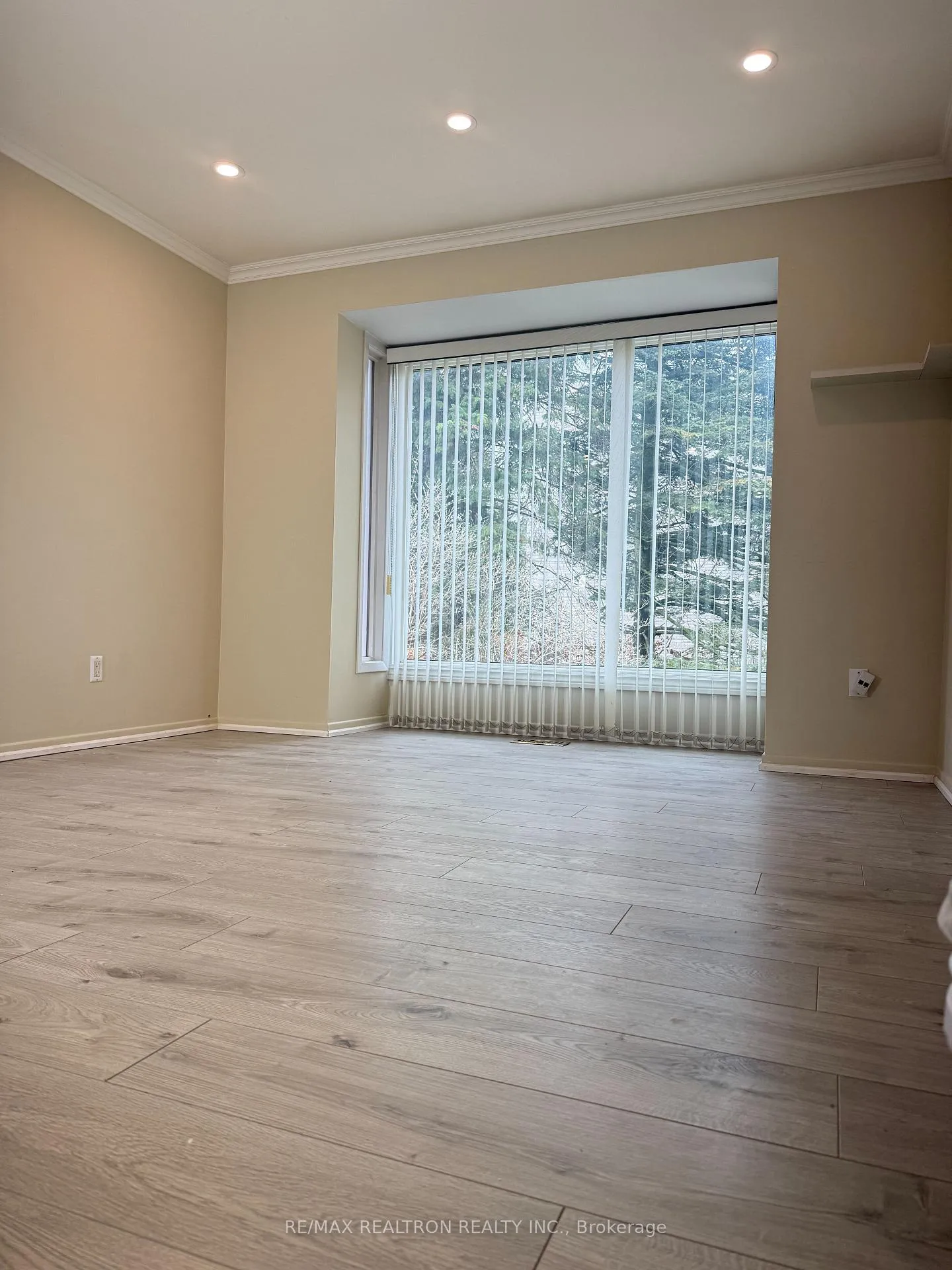 Photo 5 of Unit Main, 135 Royal Orchard Boulevard, Markham, Royal Orchard — HOMEH