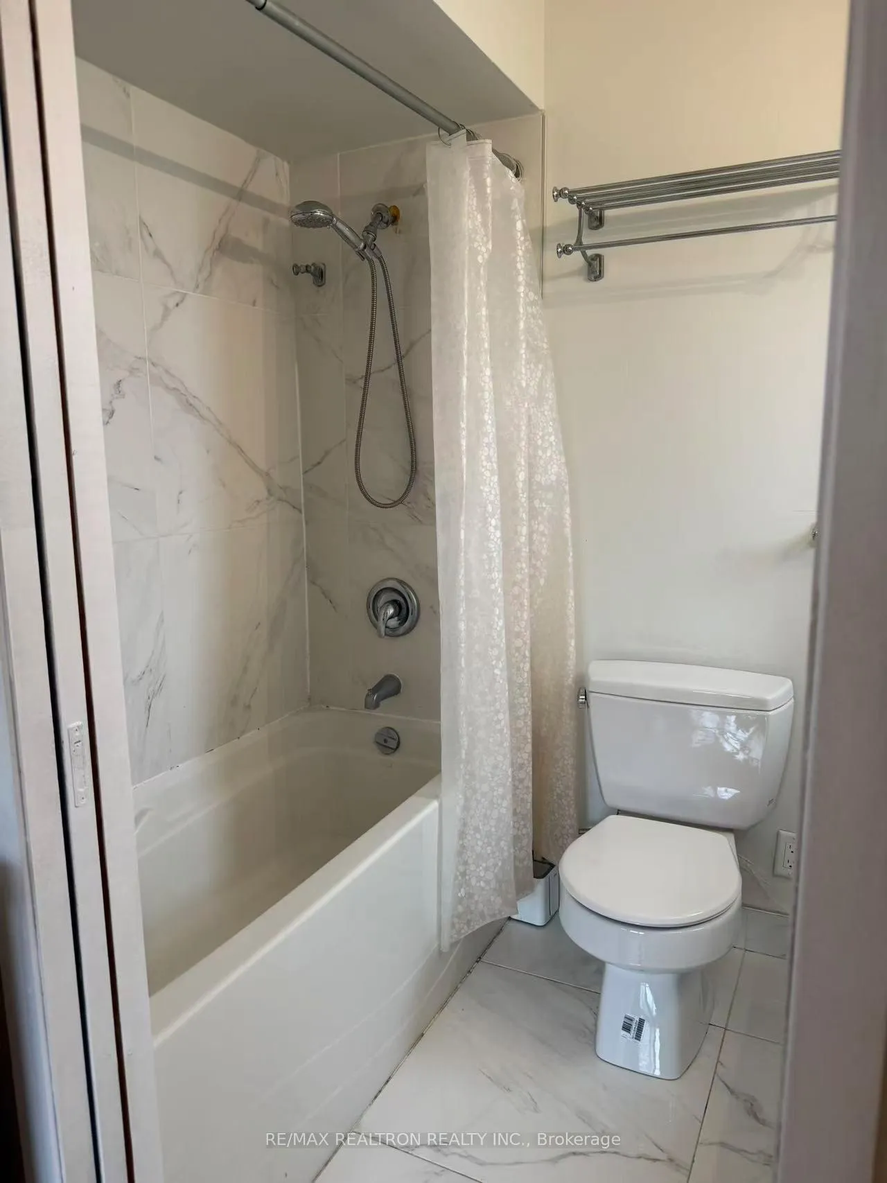 Photo 13 of Unit Main, 135 Royal Orchard Boulevard, Markham, Royal Orchard — HOMEH