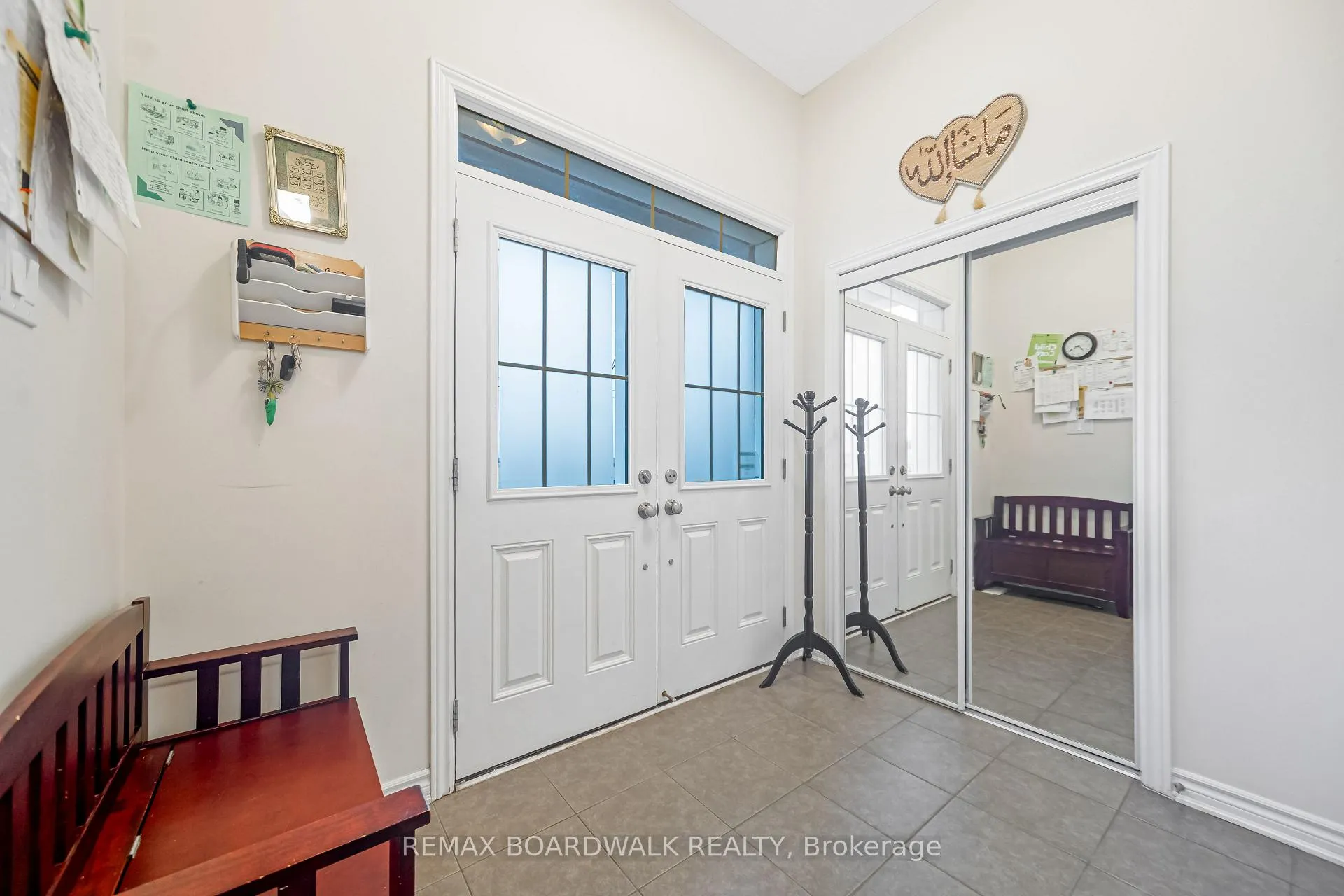 Photo 3 of 161 Flowing Creek Circle, Ottawa, Kanata - Emerald Meadows/Trailwest — HOMEH