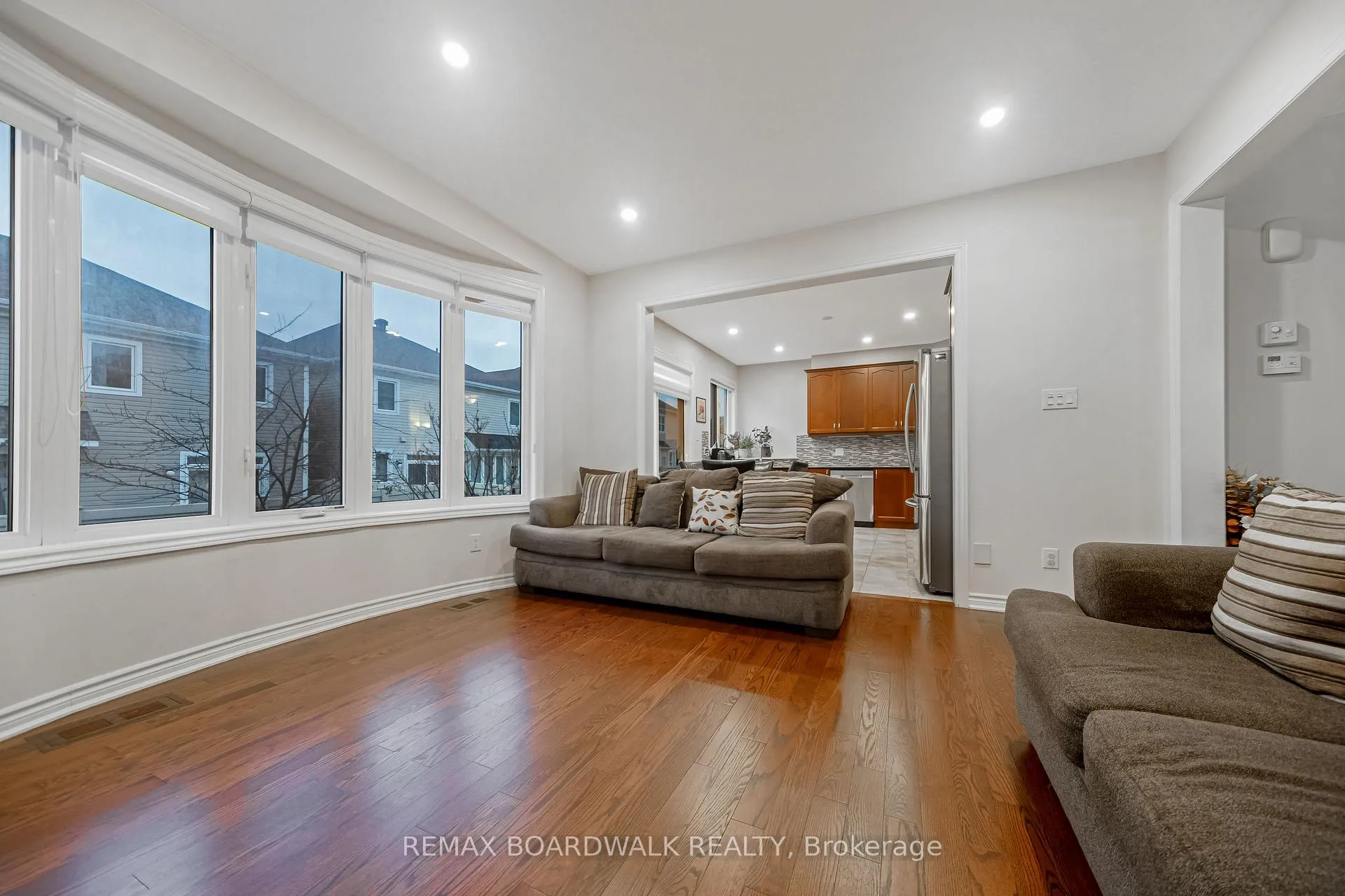 Photo 6 of 161 Flowing Creek Circle, Ottawa, Kanata - Emerald Meadows/Trailwest — HOMEH