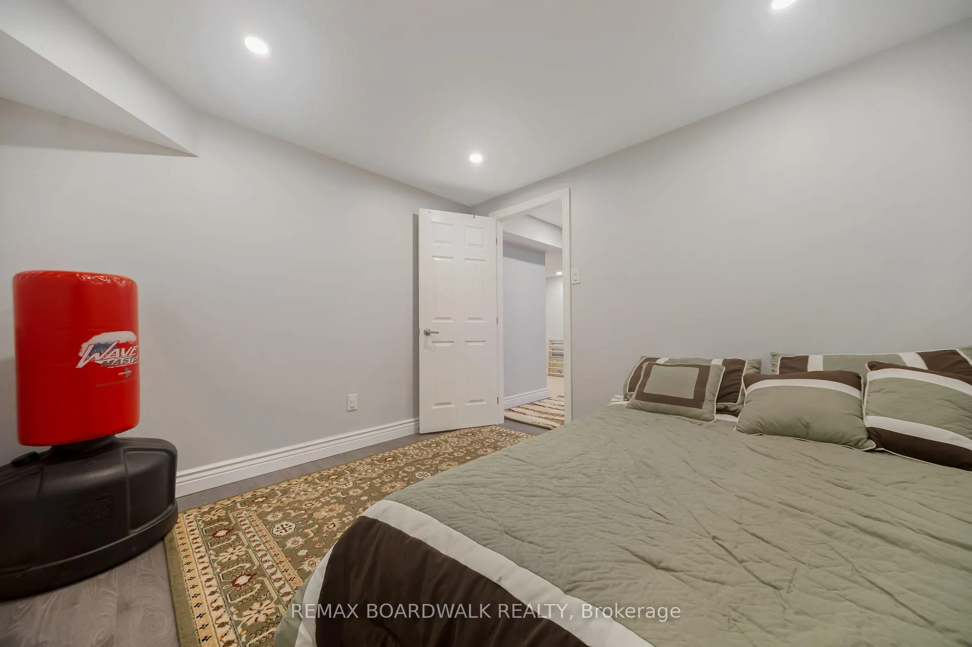Photo 17 of 161 Flowing Creek Circle, Ottawa, Kanata - Emerald Meadows/Trailwest — HOMEH
