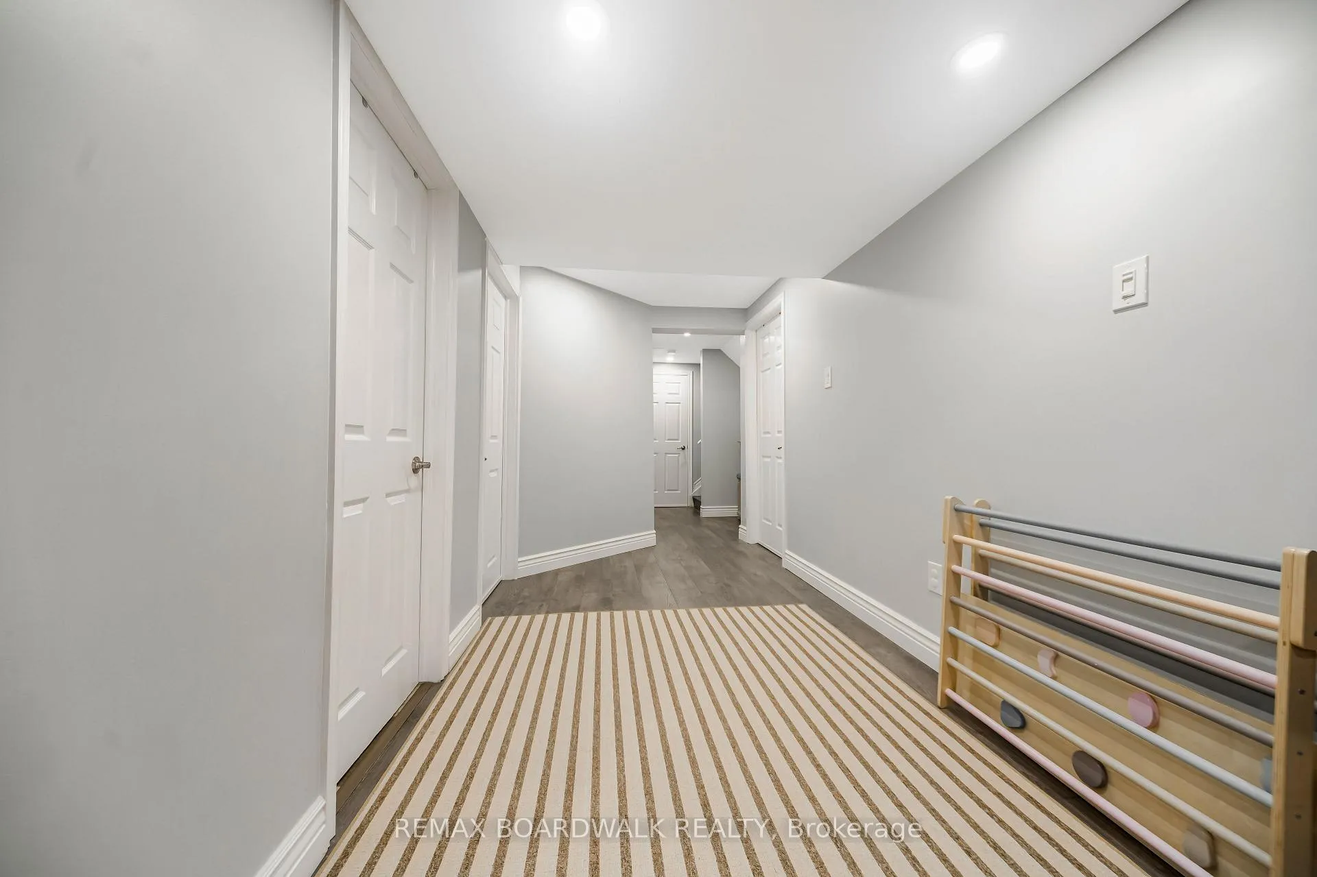 Photo 18 of 161 Flowing Creek Circle, Ottawa, Kanata - Emerald Meadows/Trailwest — HOMEH