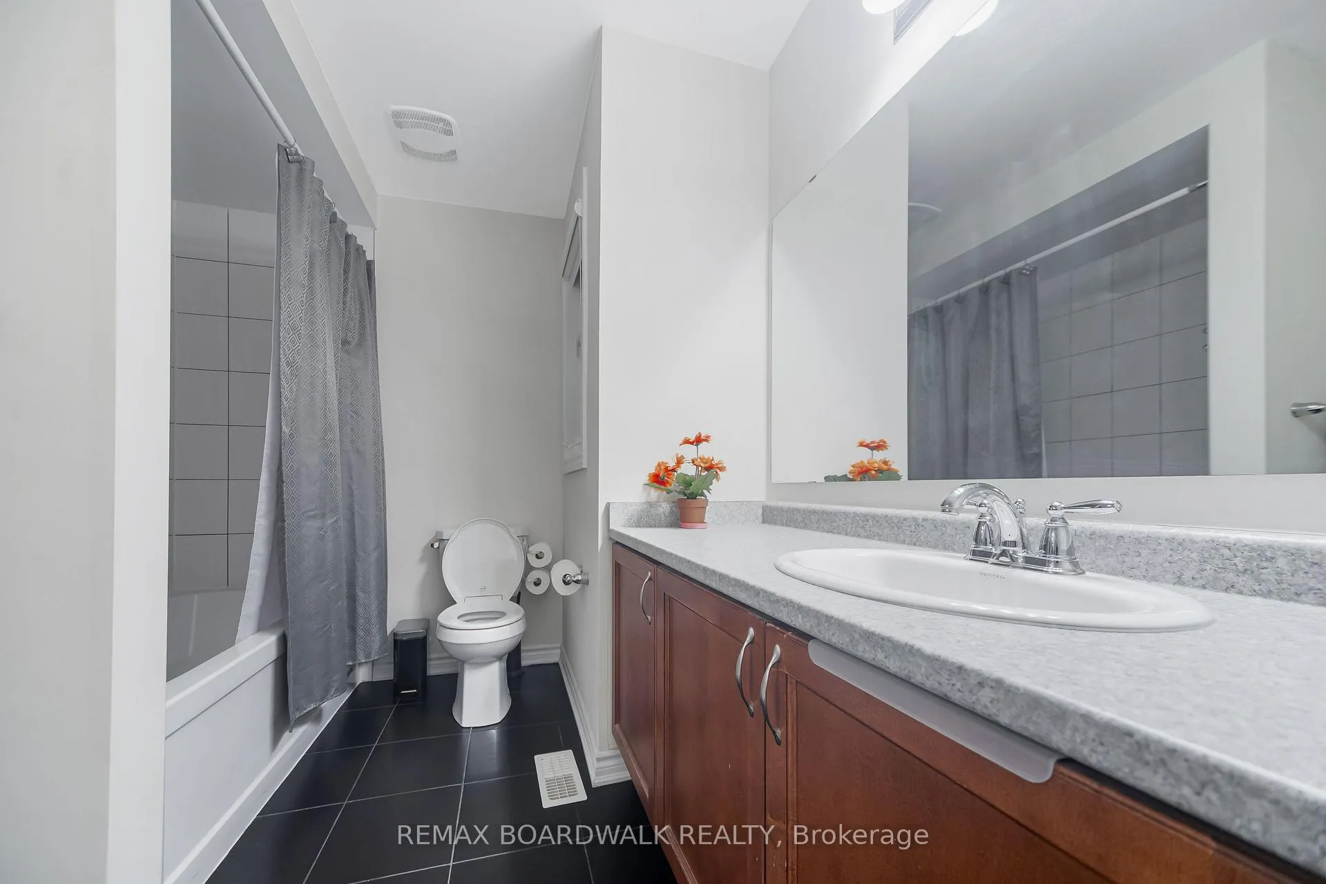 Photo 31 of 161 Flowing Creek Circle, Ottawa, Kanata - Emerald Meadows/Trailwest — HOMEH