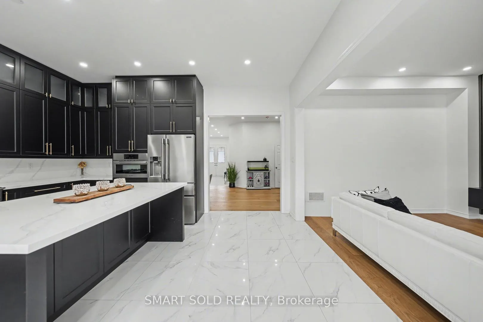 Photo 3 of 1239 Peelar Crescent, Innisfil, Lefroy — HOMEH