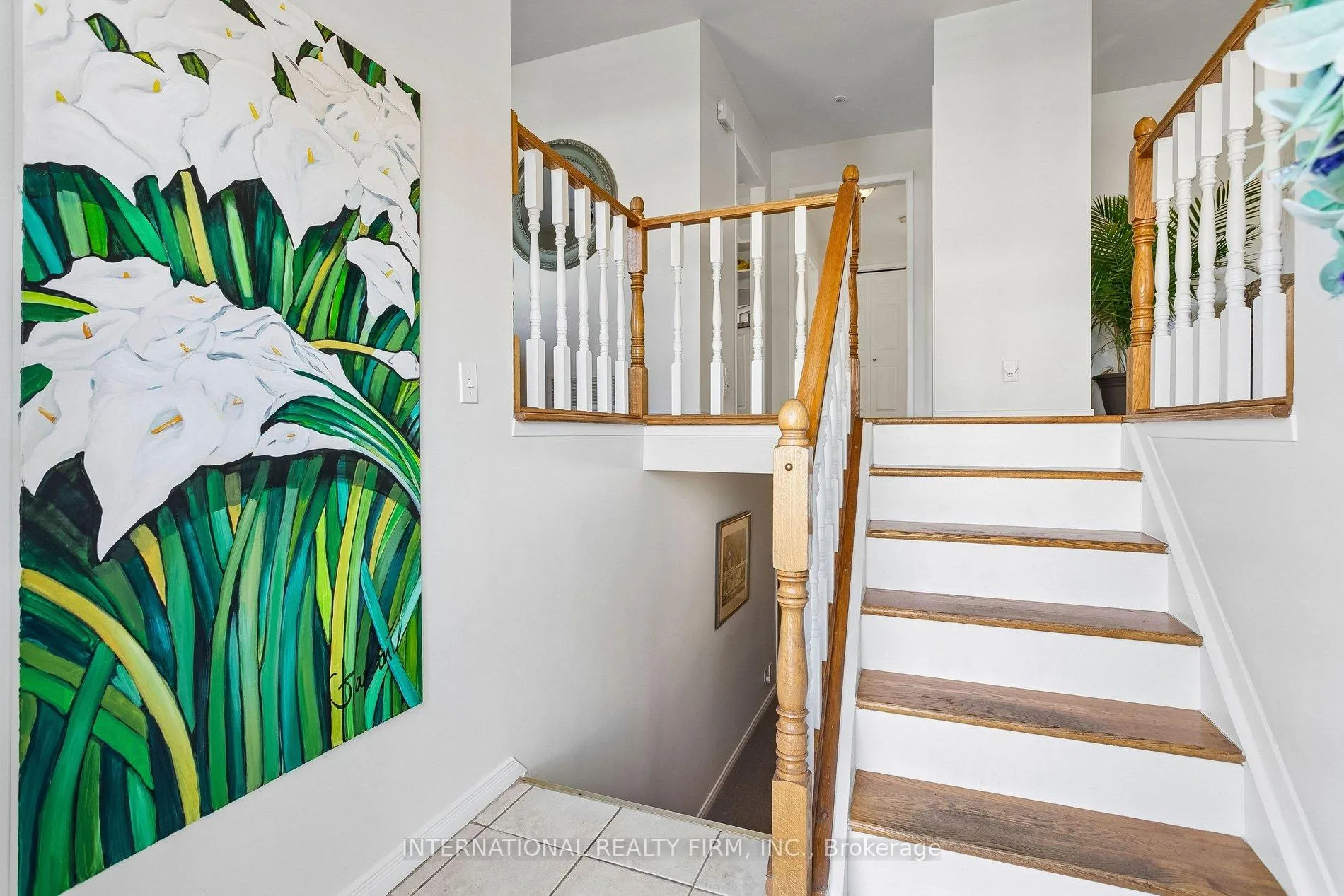 Photo 3 of 1326 Roxborough Crescent, Burlington, Palmer — HOMEH