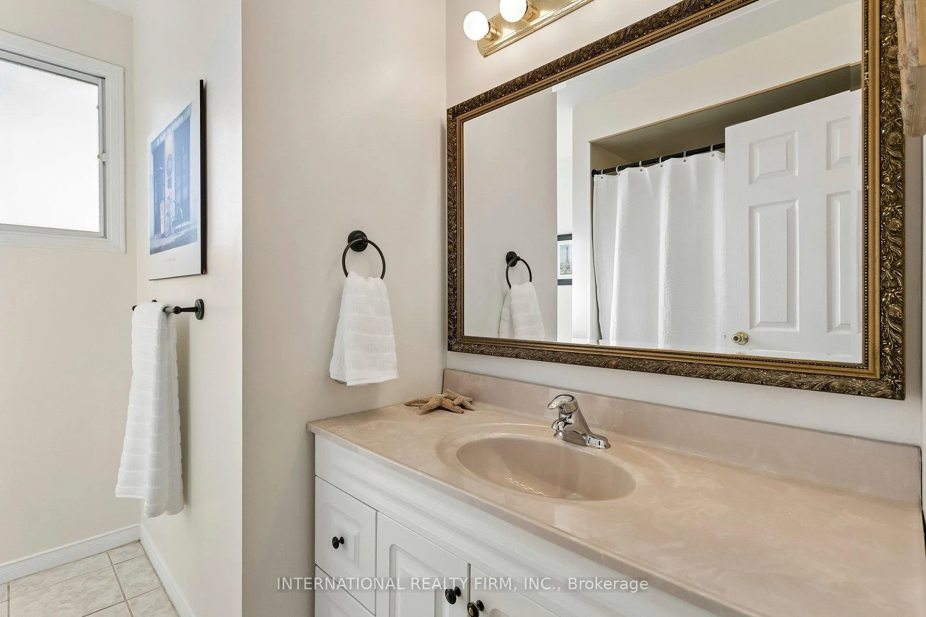 Photo 18 of 1326 Roxborough Crescent, Burlington, Palmer — HOMEH