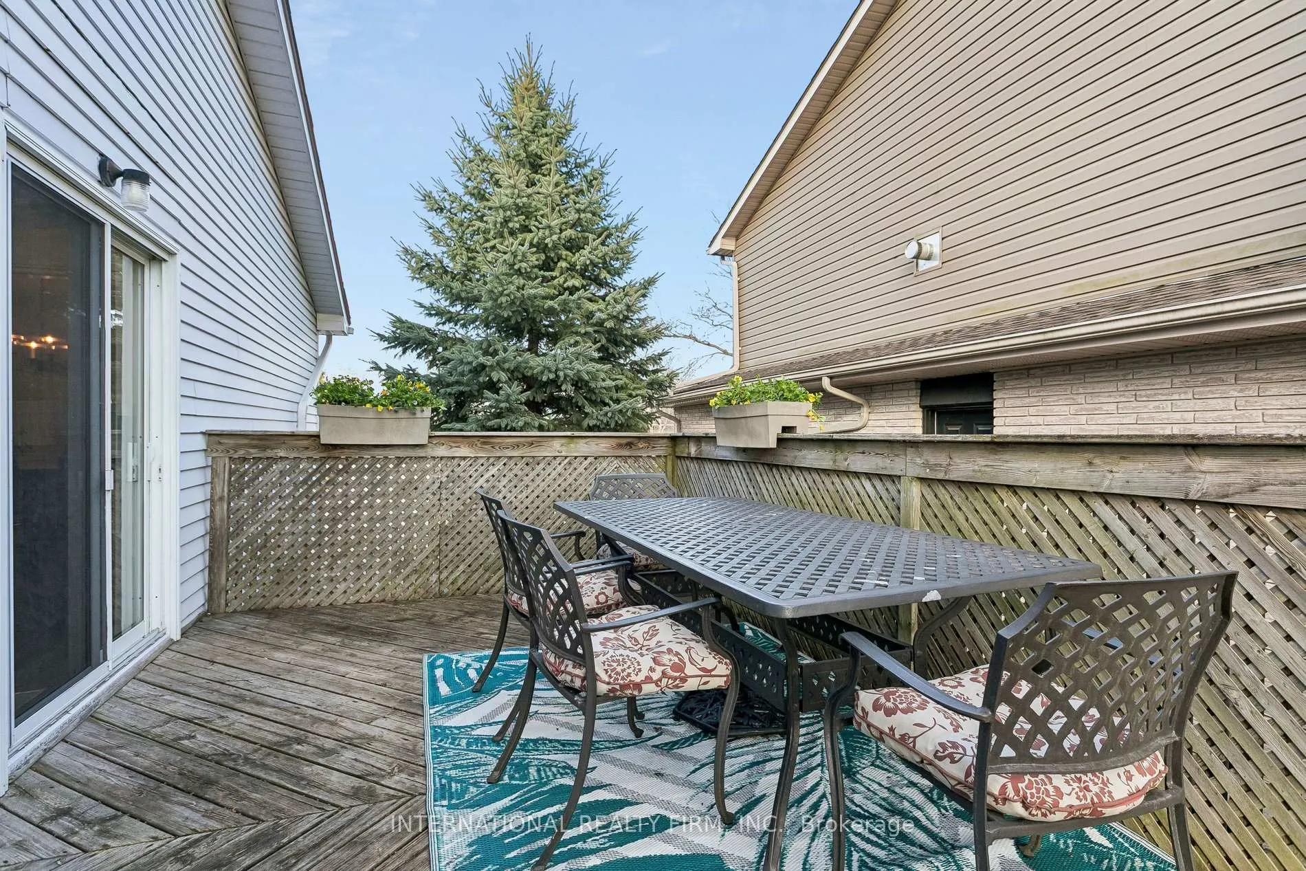 Photo 28 of 1326 Roxborough Crescent, Burlington, Palmer — HOMEH