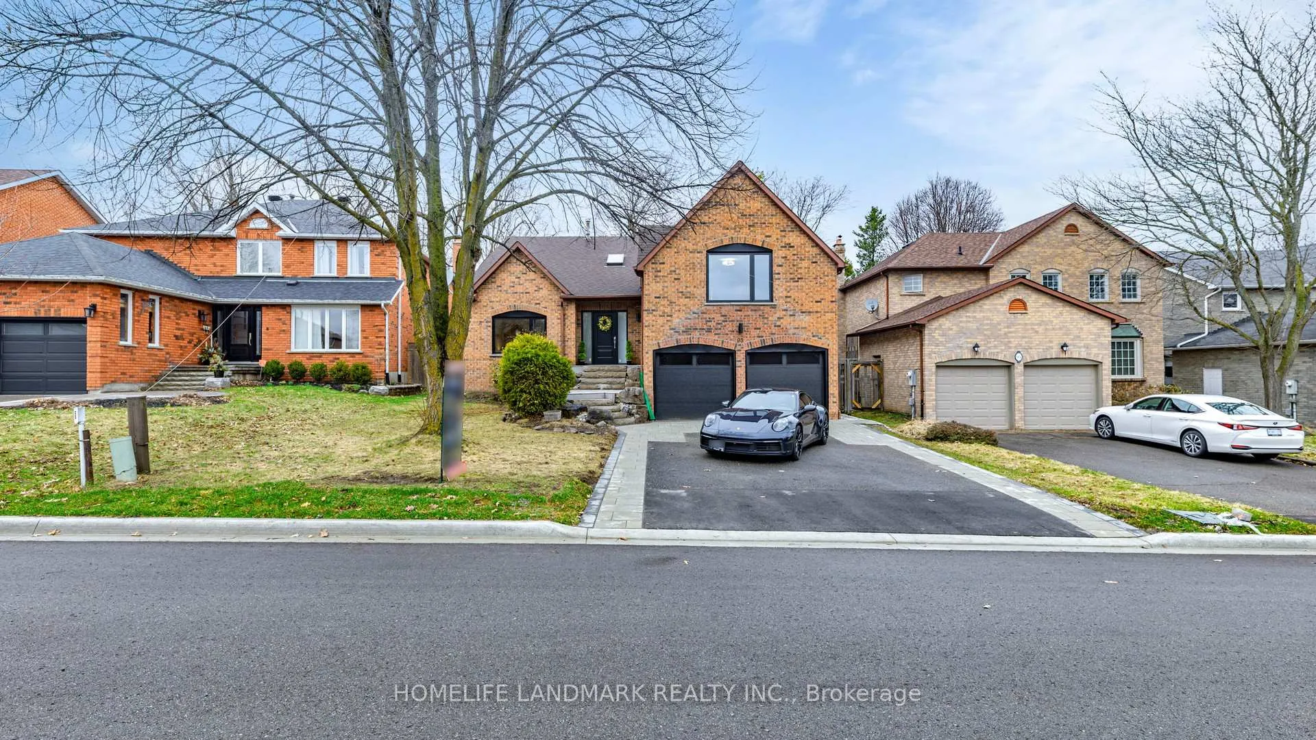 Photo 1 of 93 Gilbank Drive, Aurora, Aurora Heights — HOMEH