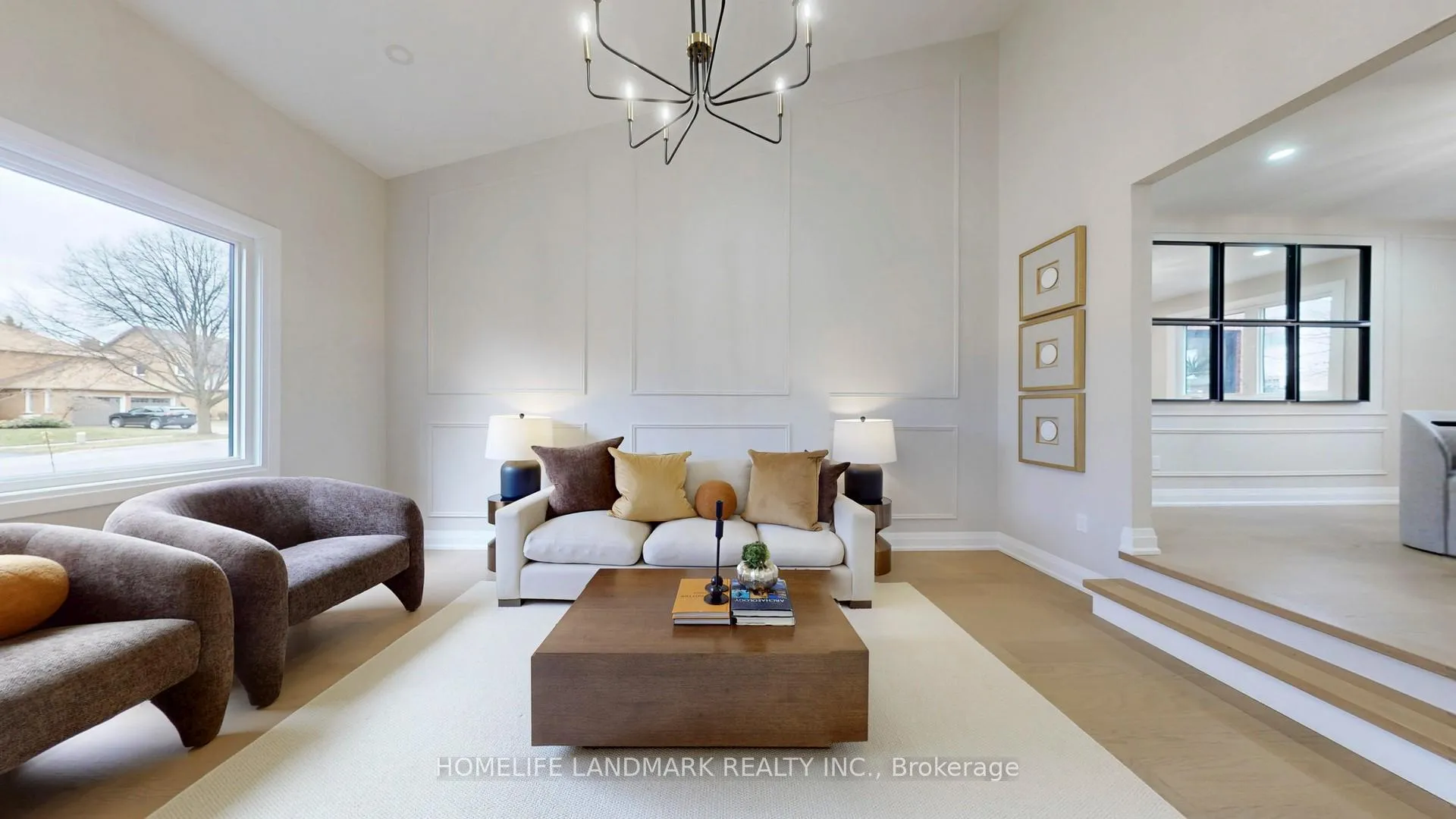 Photo 3 of 93 Gilbank Drive, Aurora, Aurora Heights — HOMEH