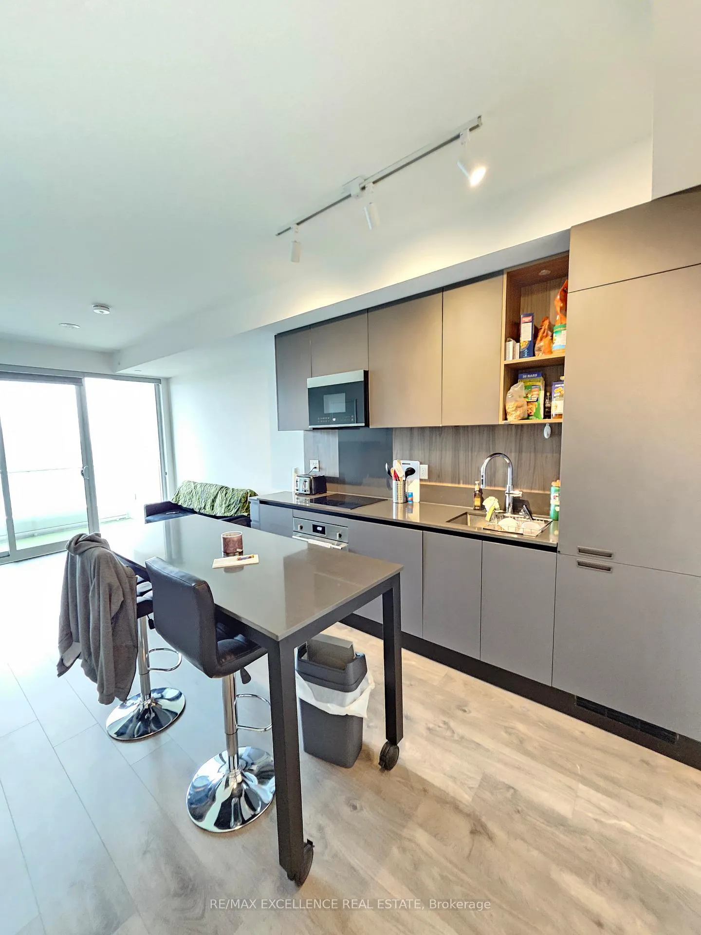 Photo 8 of Unit 2803, 39 Mary Street, Barrie, City Centre — HOMEH