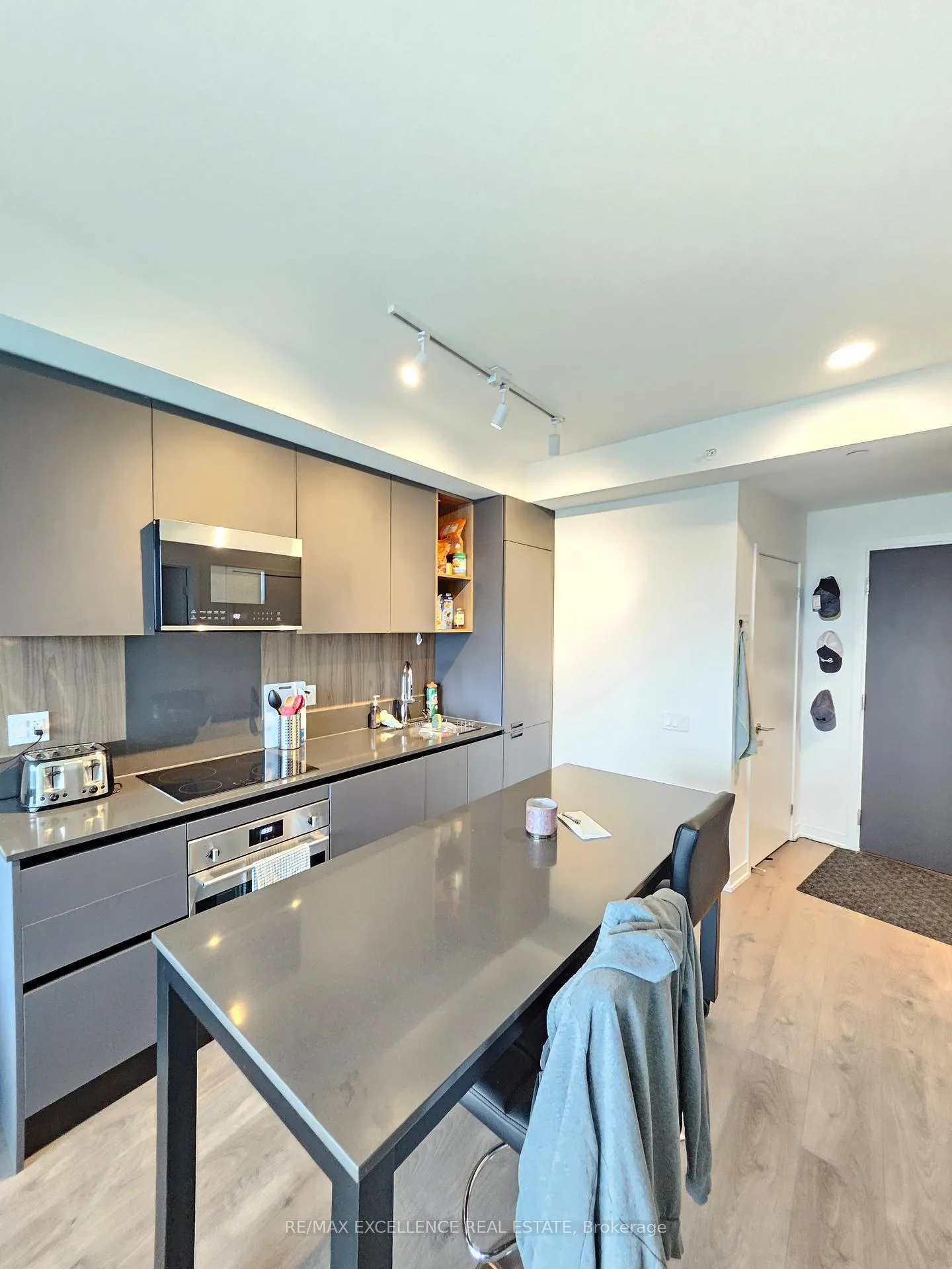 Photo 10 of Unit 2803, 39 Mary Street, Barrie, City Centre — HOMEH
