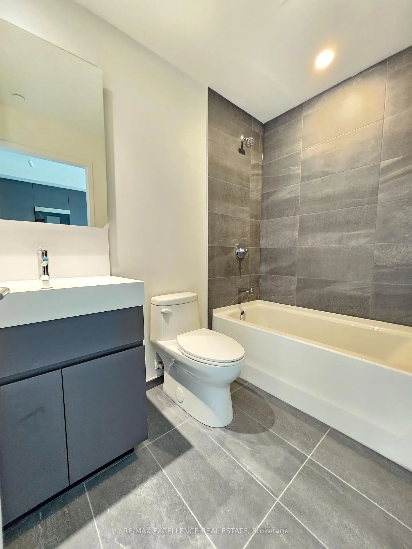 Photo 16 of Unit 2803, 39 Mary Street, Barrie, City Centre — HOMEH