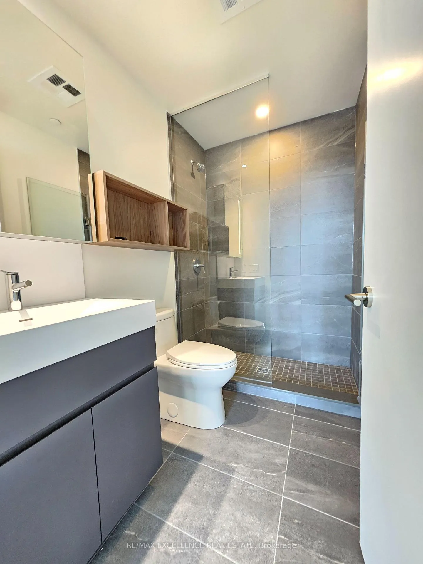 Photo 26 of Unit 2803, 39 Mary Street, Barrie, City Centre — HOMEH