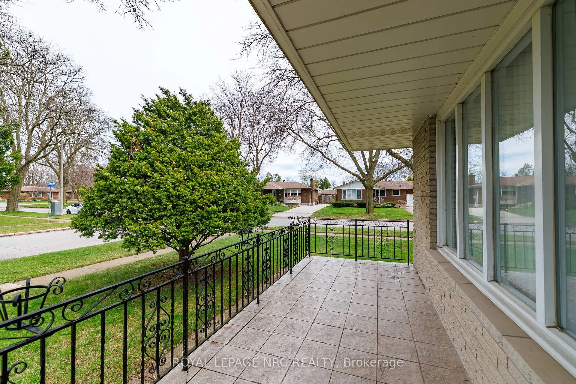 Photo 4 of 6536 Cropp Street, Niagara Falls, Morrison — HOMEH