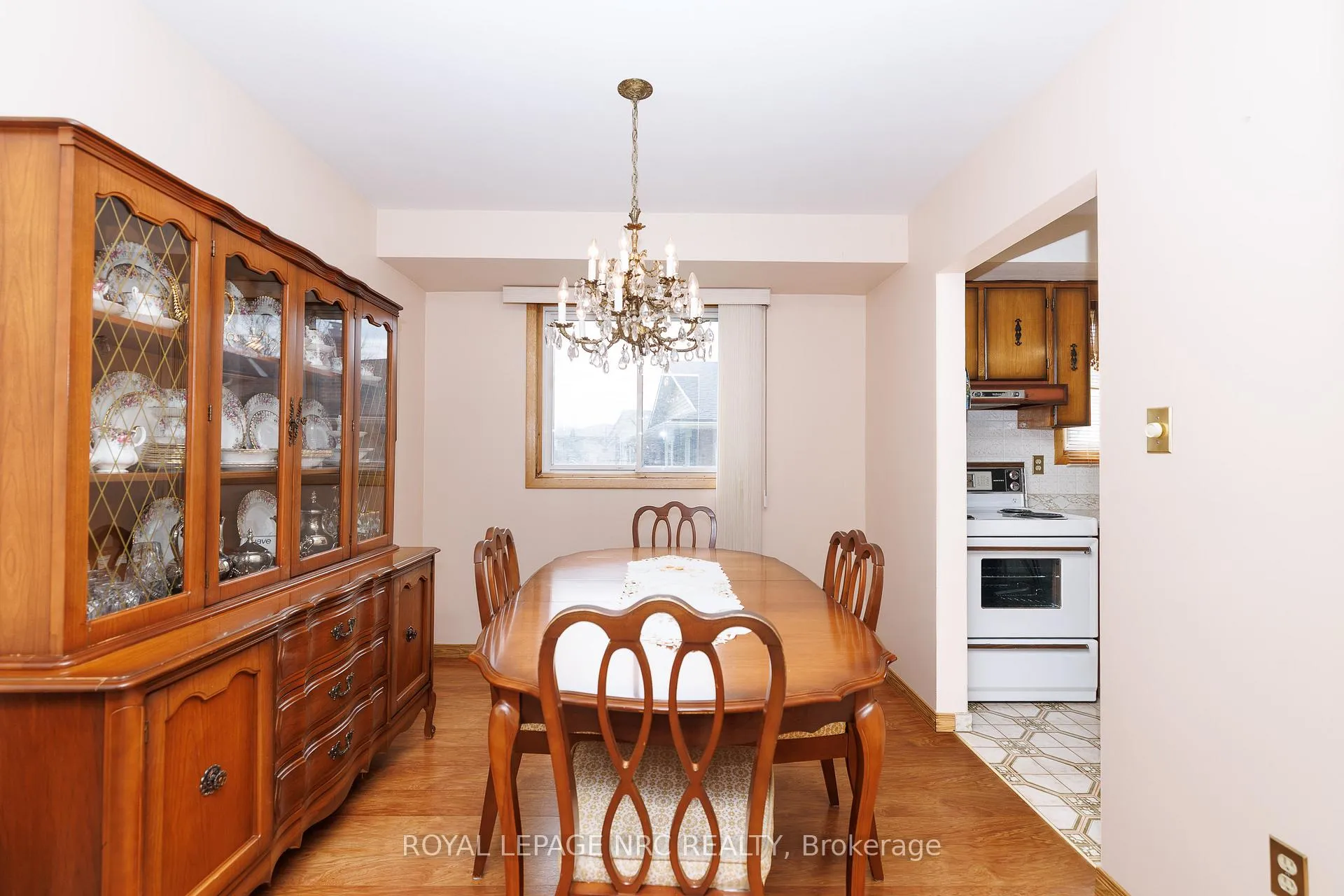 Photo 8 of 6536 Cropp Street, Niagara Falls, Morrison — HOMEH