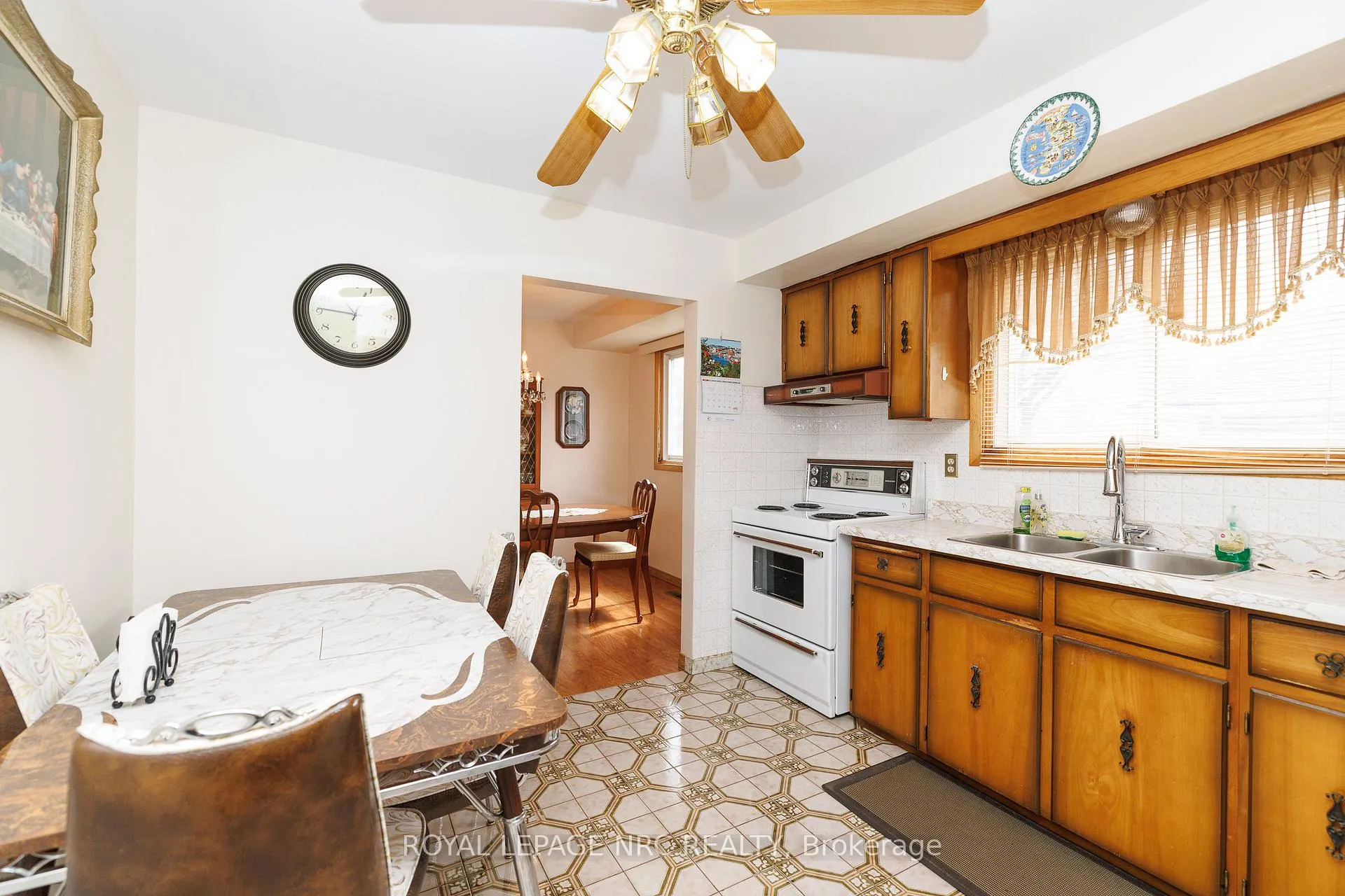 Photo 11 of 6536 Cropp Street, Niagara Falls, Morrison — HOMEH