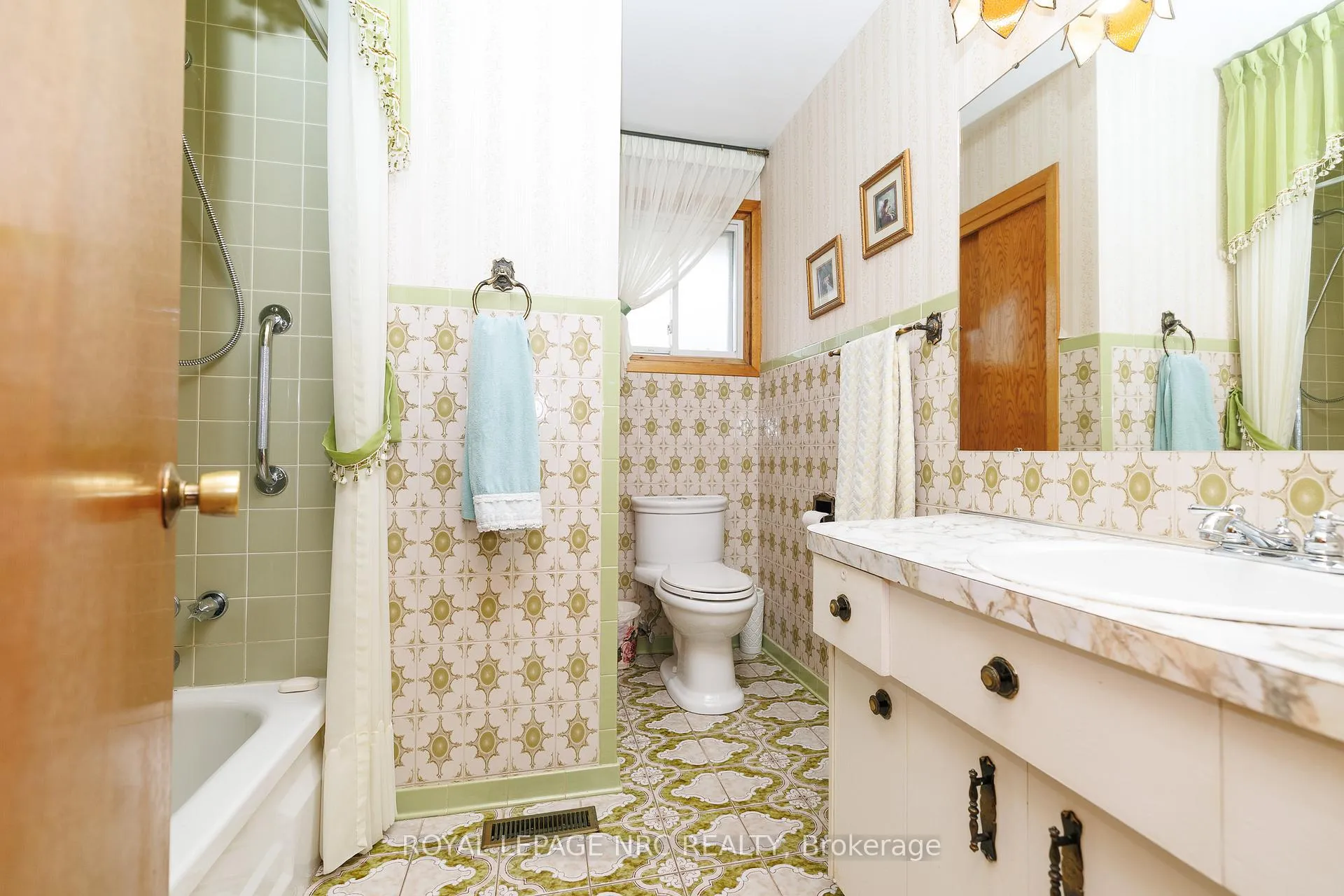 Photo 12 of 6536 Cropp Street, Niagara Falls, Morrison — HOMEH