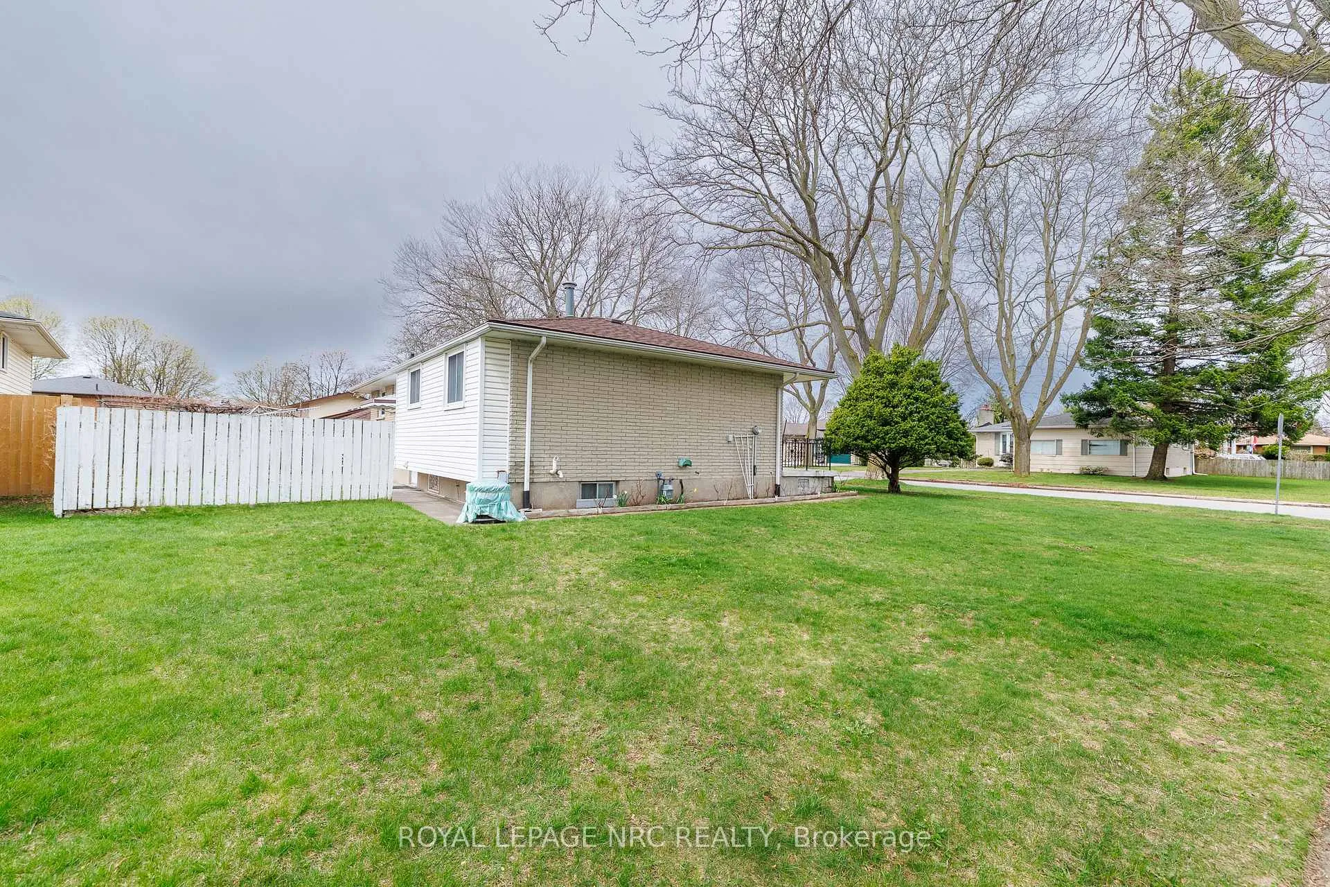 Photo 30 of 6536 Cropp Street, Niagara Falls, Morrison — HOMEH