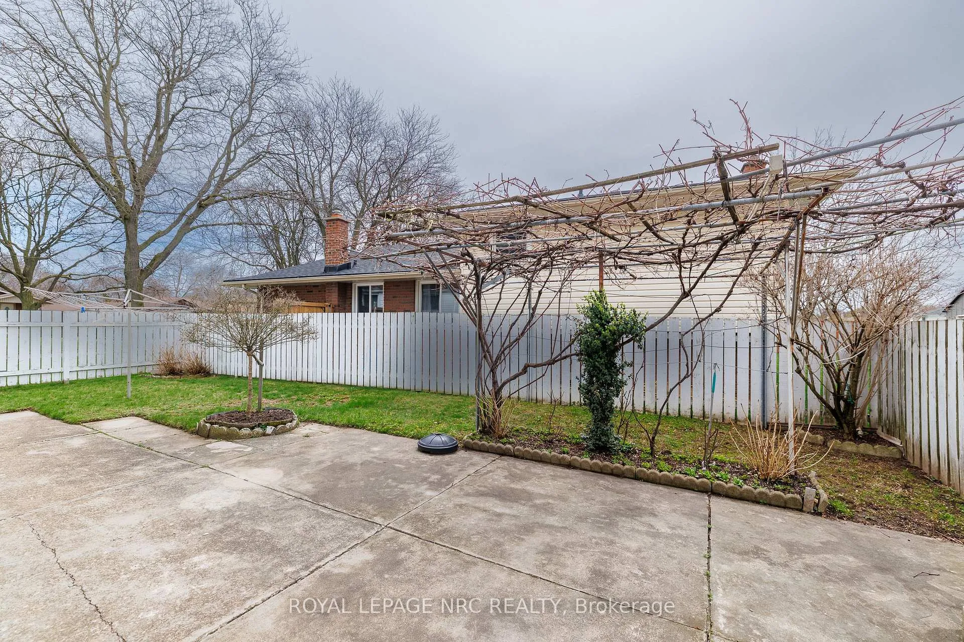 Photo 32 of 6536 Cropp Street, Niagara Falls, Morrison — HOMEH