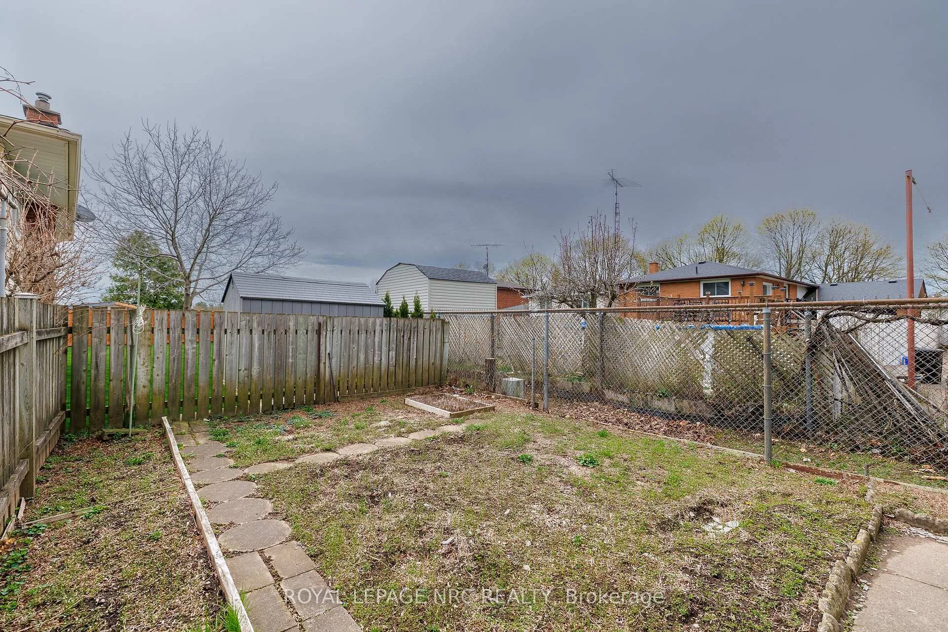 Photo 33 of 6536 Cropp Street, Niagara Falls, Morrison — HOMEH